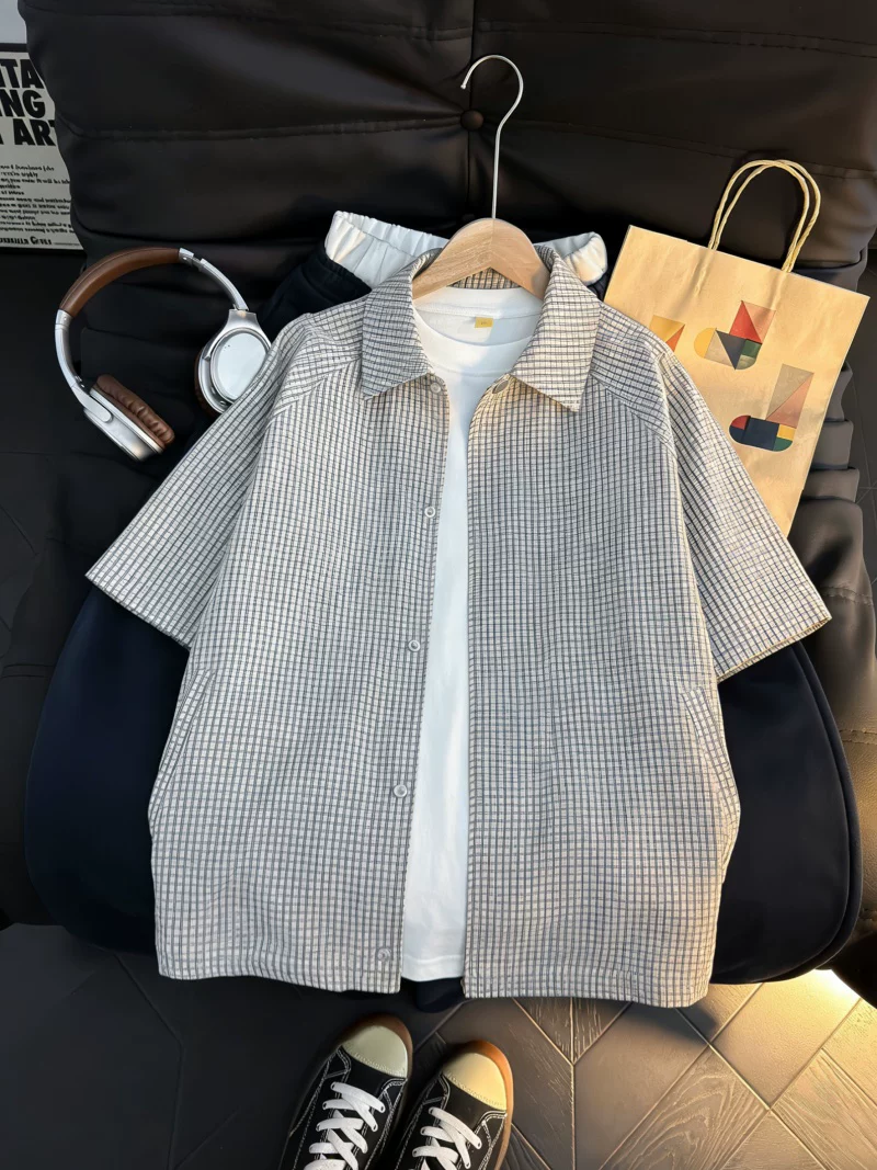 Áo sơ mi ngắn tay kẻ sọc kiểu Mỹ dành cho nam và nữ, thương hiệu thời thượng, dáng rộng, áo sơ mi cổ trụ mùa hè mang lại cảm giác cao cấp.