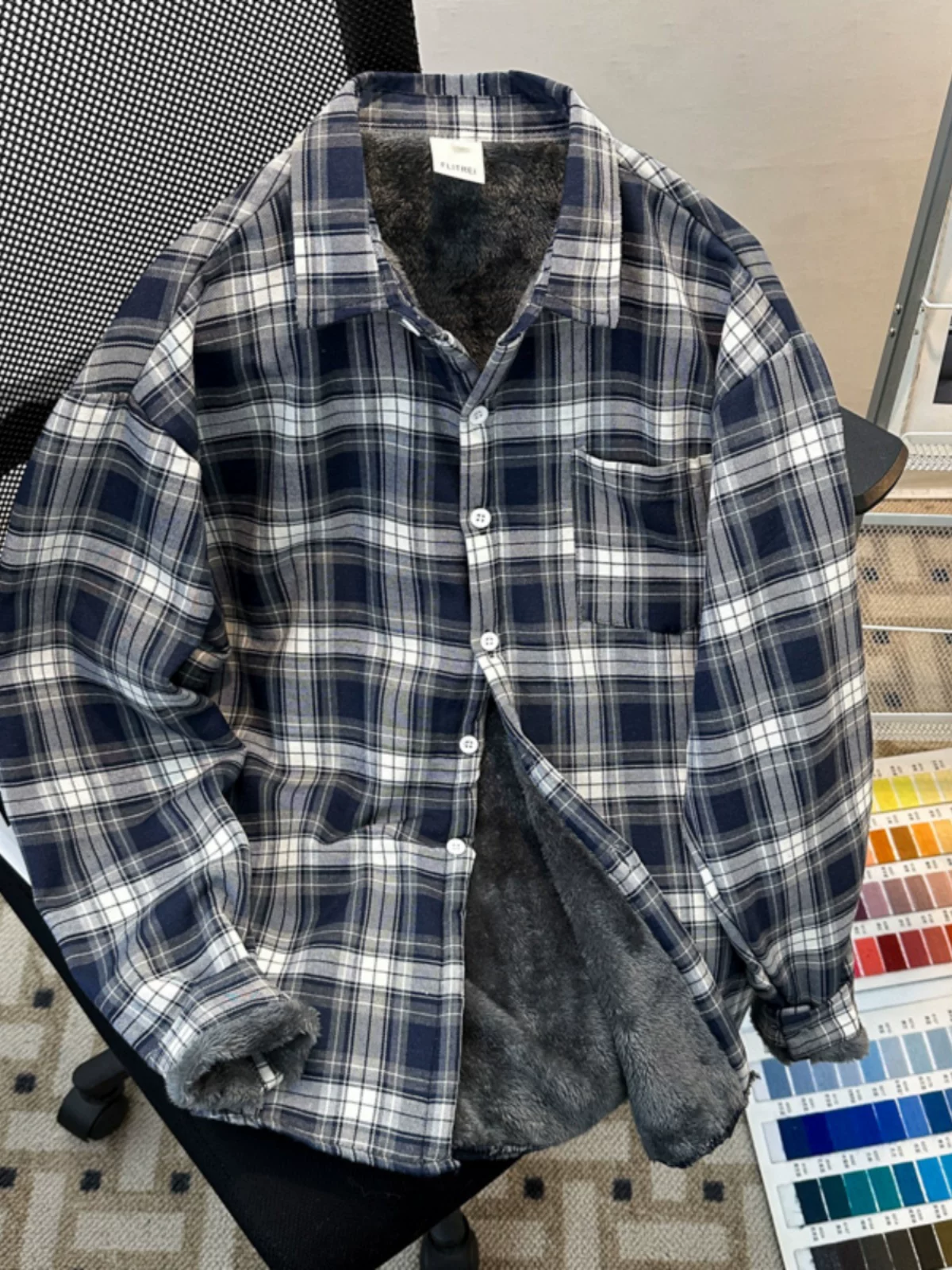 Áo sơ mi kẻ sọc dày lót lông cừu dành cho nam, áo khoác thường ngày kiểu Mỹ cổ điển dài tay mùa thu đông, áo sơ mi ấm áp thương hiệu thời trang rộng rãi hợp thời trang.