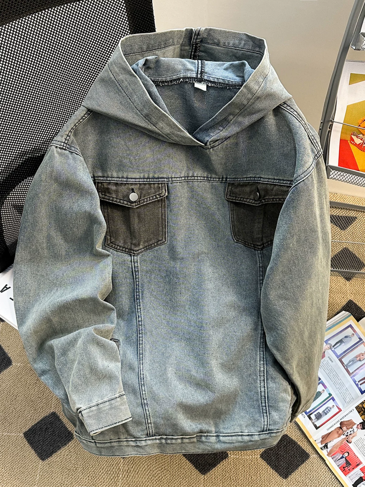 Áo nỉ denim đường phố cao cấp của Mỹ dành cho nam, áo khoác chui đầu cổ điển dày dặn mùa xuân thu, áo khoác có mũ trùm đầu rộng rãi của thương hiệu thời thượng.