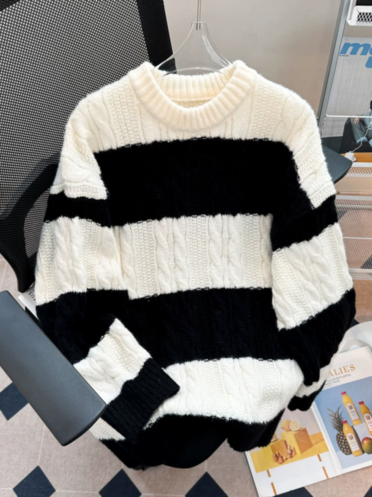 Áo len phối màu phong cách thường ngày, thương hiệu thời thượng, áo len nam cặp đôi, chất liệu dệt kim mùa đông, dáng rộng, dày dặn, ấm áp.