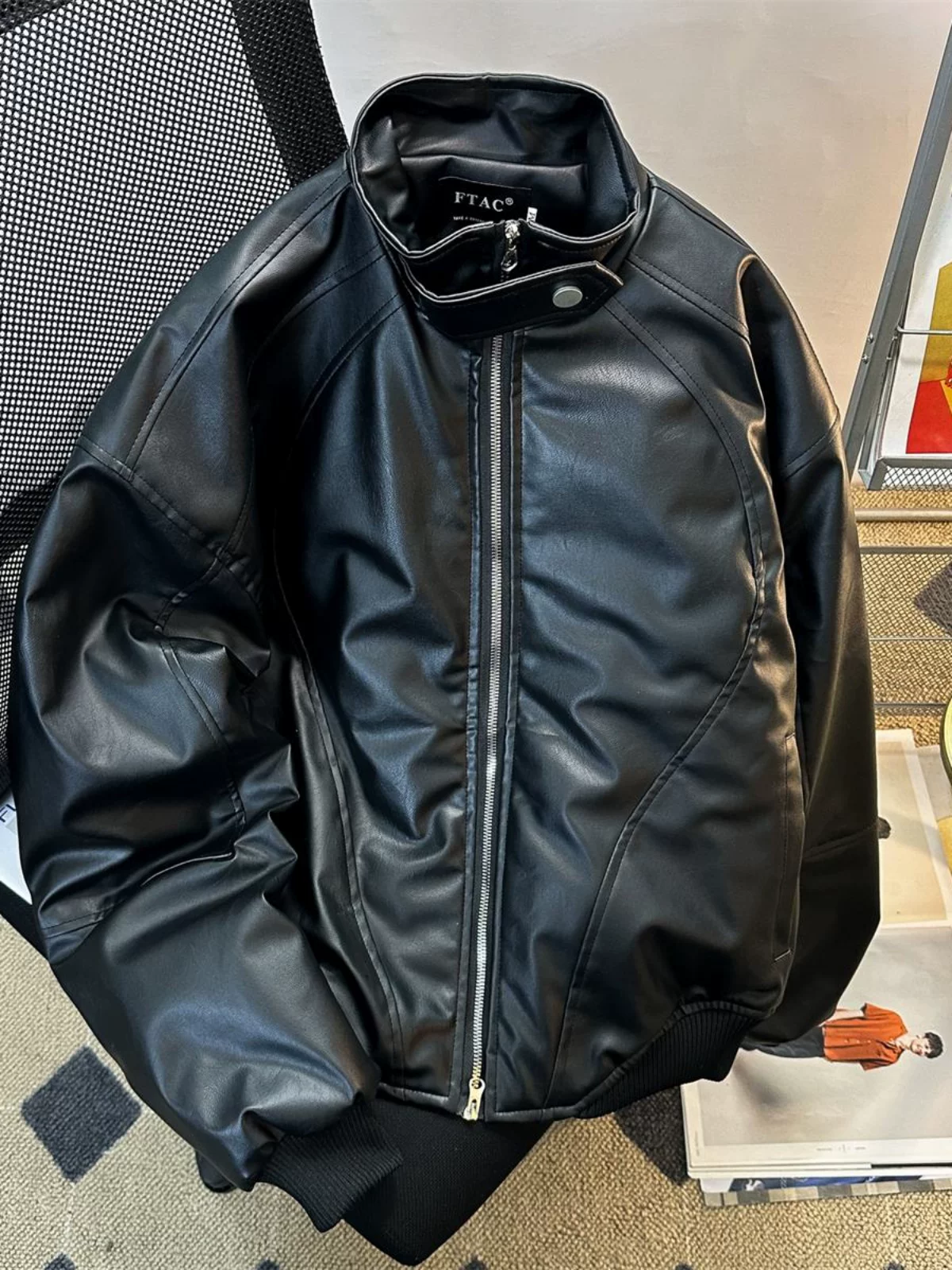 Áo khoác da PU dành cho nam giới mùa xuân và mùa thu, phong cách Mỹ thời thượng, áo khoác da cá tính và sành điệu với thiết kế độc đáo, áo khoác cổ đứng dày dặn dành cho cặp đôi.