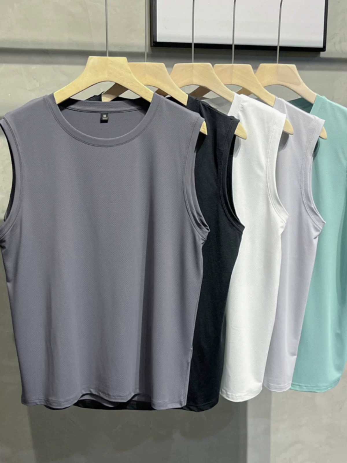 Áo vest lưới lụa băng dành cho nam, phong cách Hồng Kông, áo thun không tay rộng rãi mùa hè, áo ba lỗ thể thao đa năng thời trang.