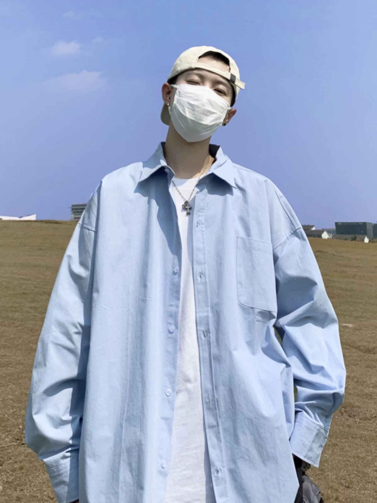 Áo sơ mi nam màu trơn mùa xuân thu, áo sơ mi dáng rộng tay dài kiểu Nhật, áo khoác ngoài đơn giản hợp thời trang phong cách trẻ trung.