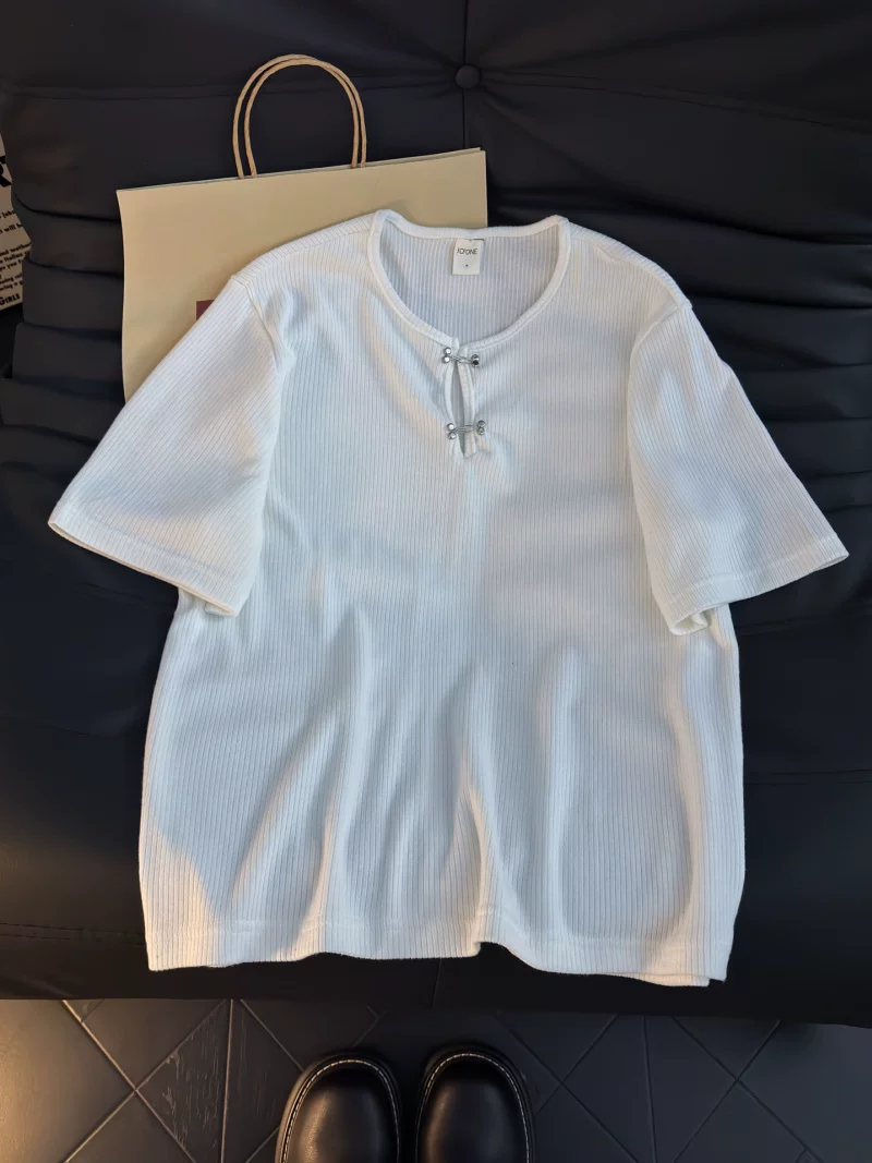 Áo thun nam cổ Henry phong cách Old Money, tay ngắn, kiểu dáng rộng rãi, chất liệu mềm mại, thời trang mùa hè, áo thun cơ bản, phong cách Mỹ, đa năng, dễ phối đồ.