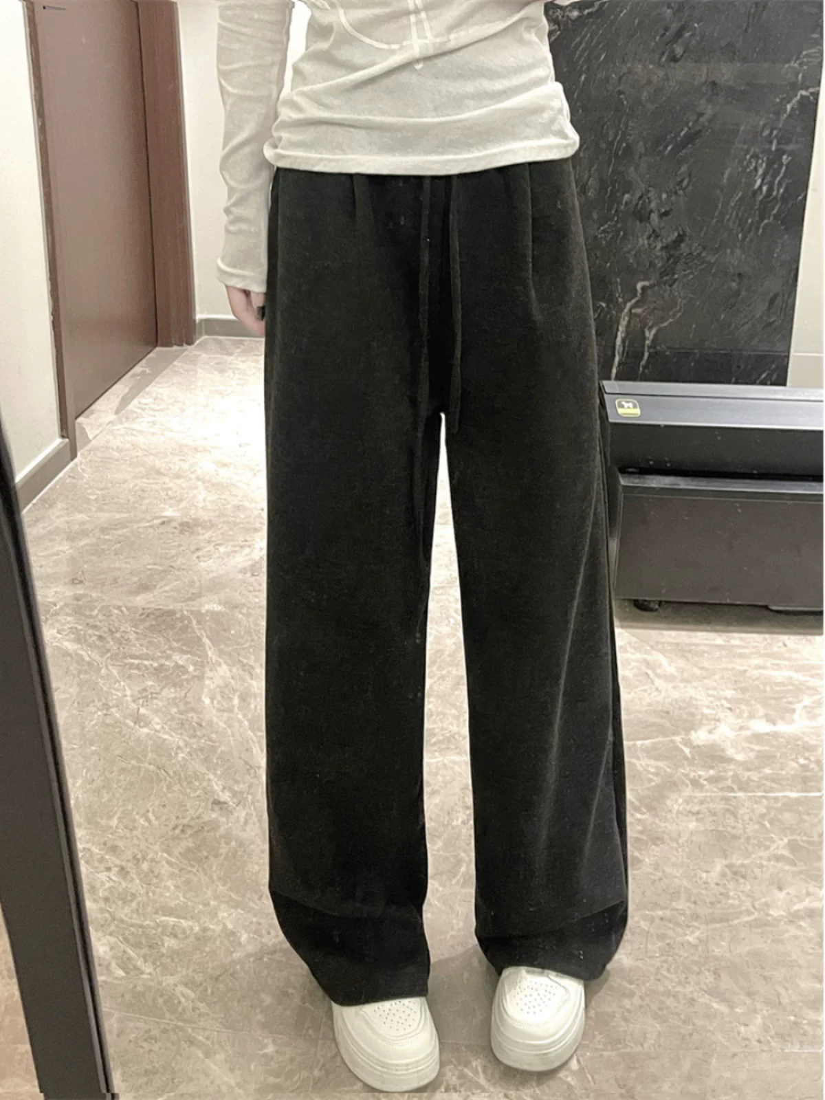 Quần thể thao lưng thun co giãn cho nam và nữ, quần suông dáng rộng mùa thu đông, quần dài ống rộng phong cách Hàn Quốc thời thượng.