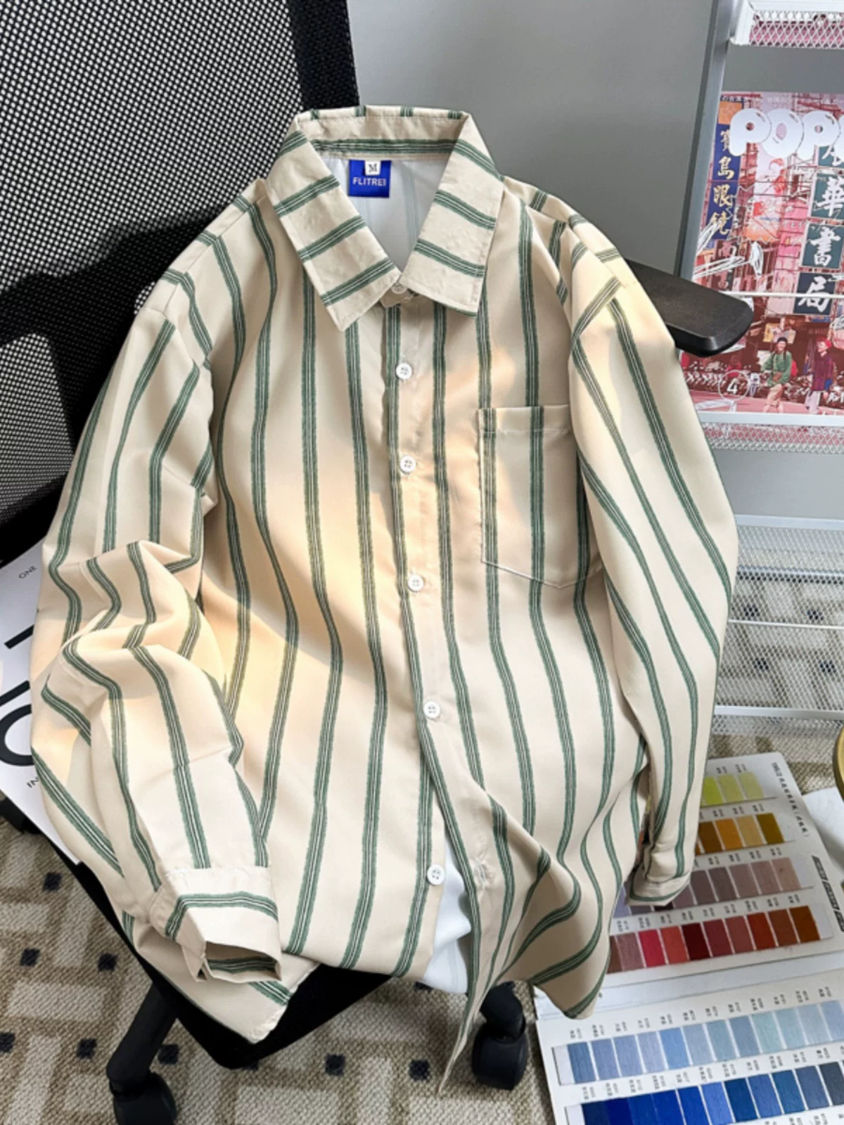 Áo sơ mi nam kẻ sọc phối màu, tay dài, dáng rộng, chất liệu lụa đá mùa hè, kiểu dáng Mỹ, thời trang, áo khoác mỏng nhẹ, phong cách casual.