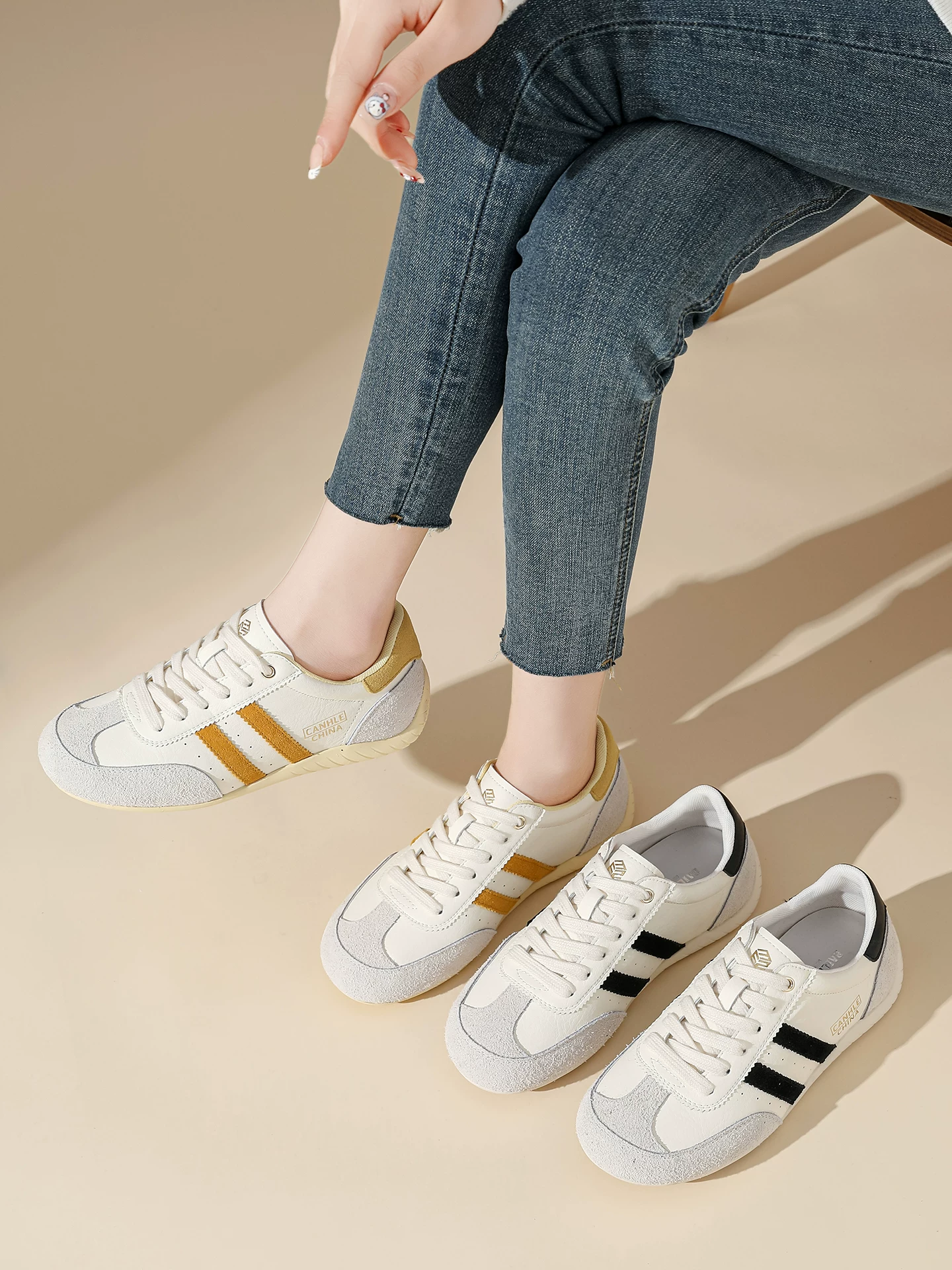 Giày tập luyện nữ Đức, da thật, đế mềm retro, phong cách Forrest Gump, giày thể thao màu trắng, mẫu mới mùa xuân 2026, giày thể thao đa năng nhẹ nhàng, phong cách thường ngày.