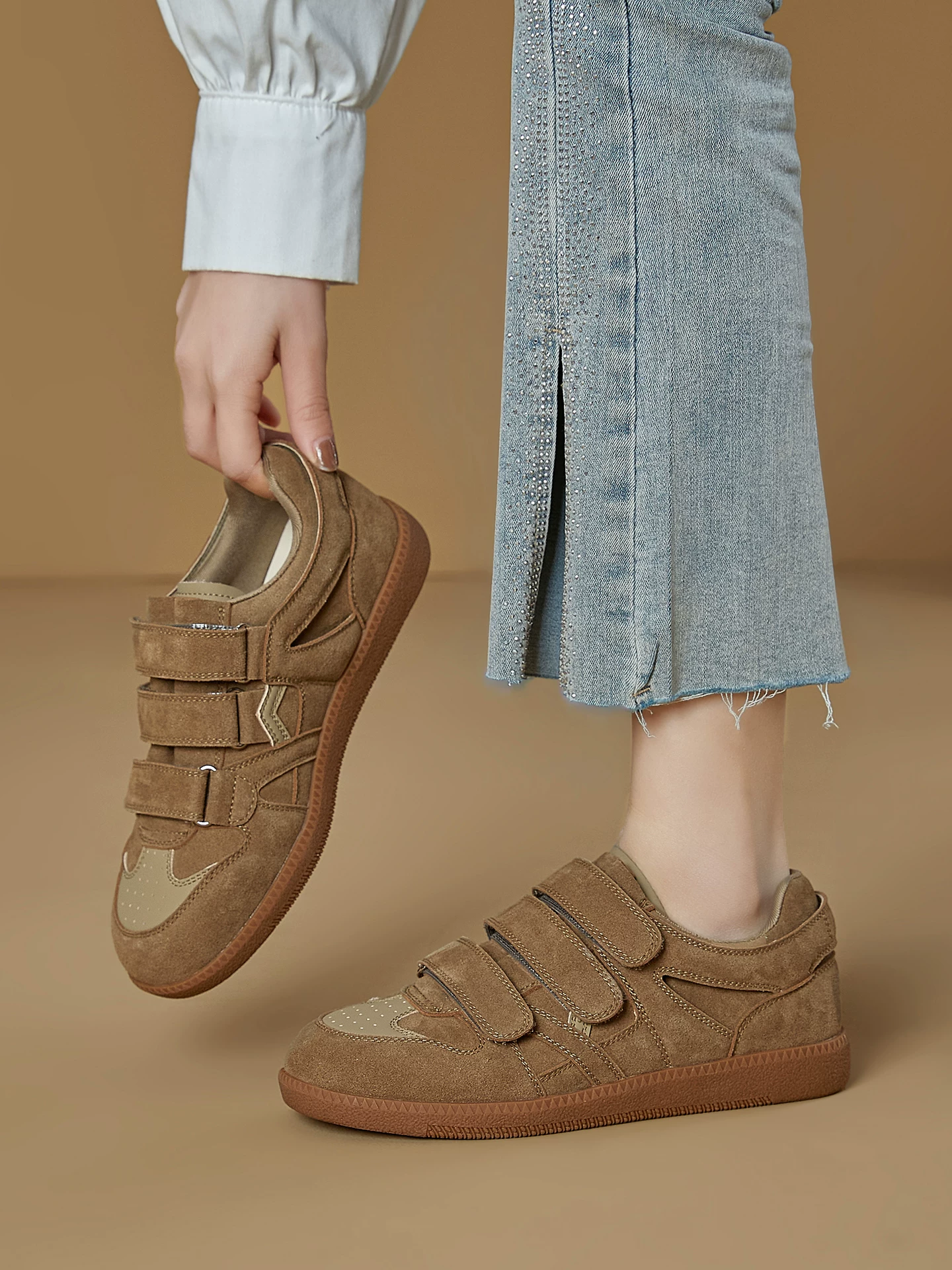 Giày thể thao Velcro dành cho nữ, giày tập luyện cổ điển bằng da thật đế dày kiểu Đức, giày nữ mới mùa xuân 2026, giày thể thao thoải mái.
