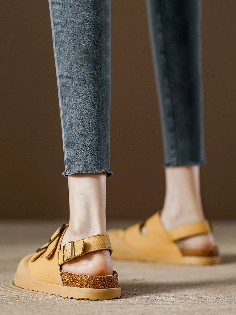 Dép Baotou nữ, giày Birkenstock đế nút chai dày, kiểu mới hè 2025, dép đi biển nữ thời trang.