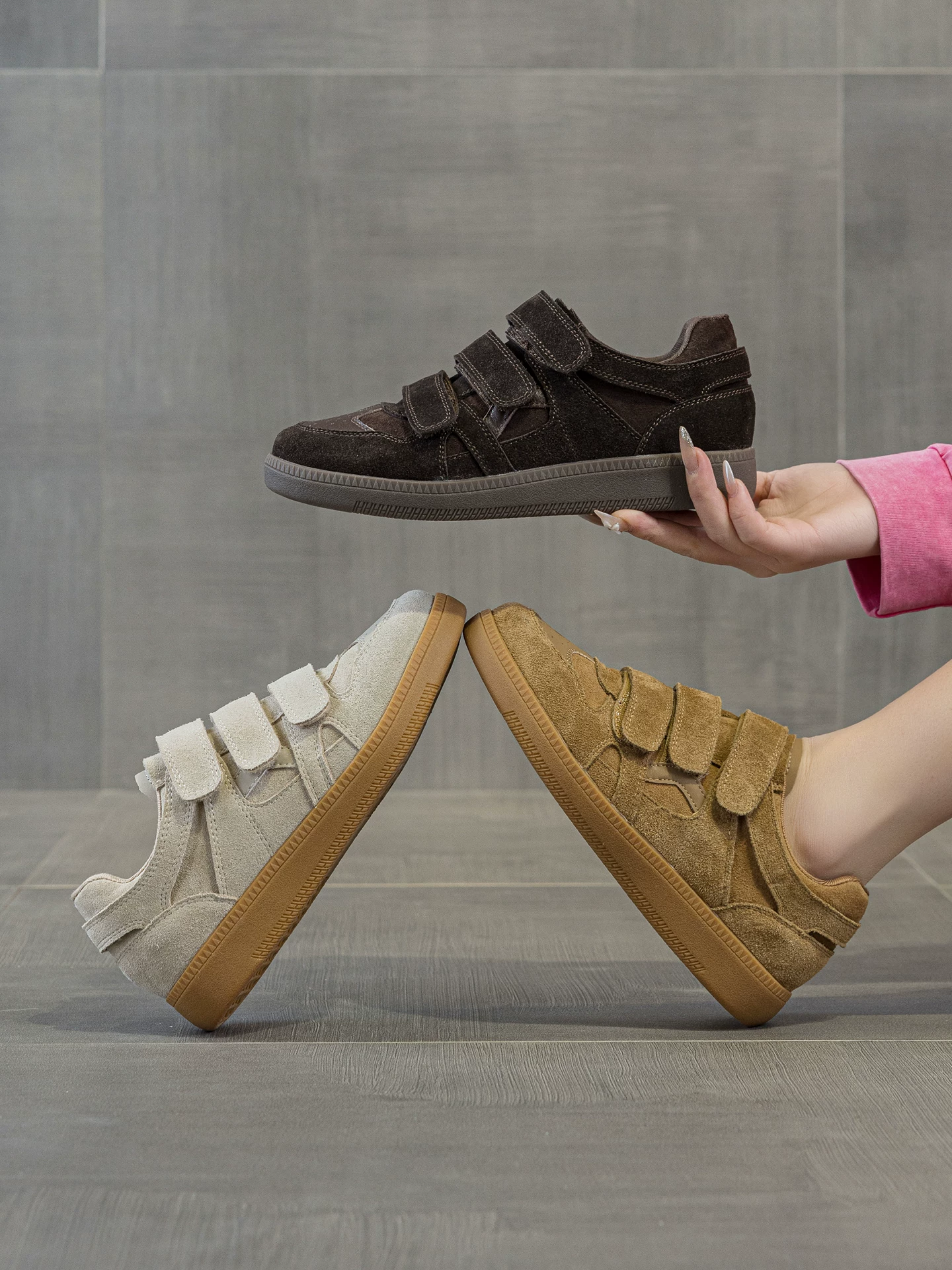 Giày tập luyện Velcro Đức dành cho nữ, giày thể thao da lộn phong cách retro, giày thể thao đế dày thoải mái mới mùa xuân 2026.
