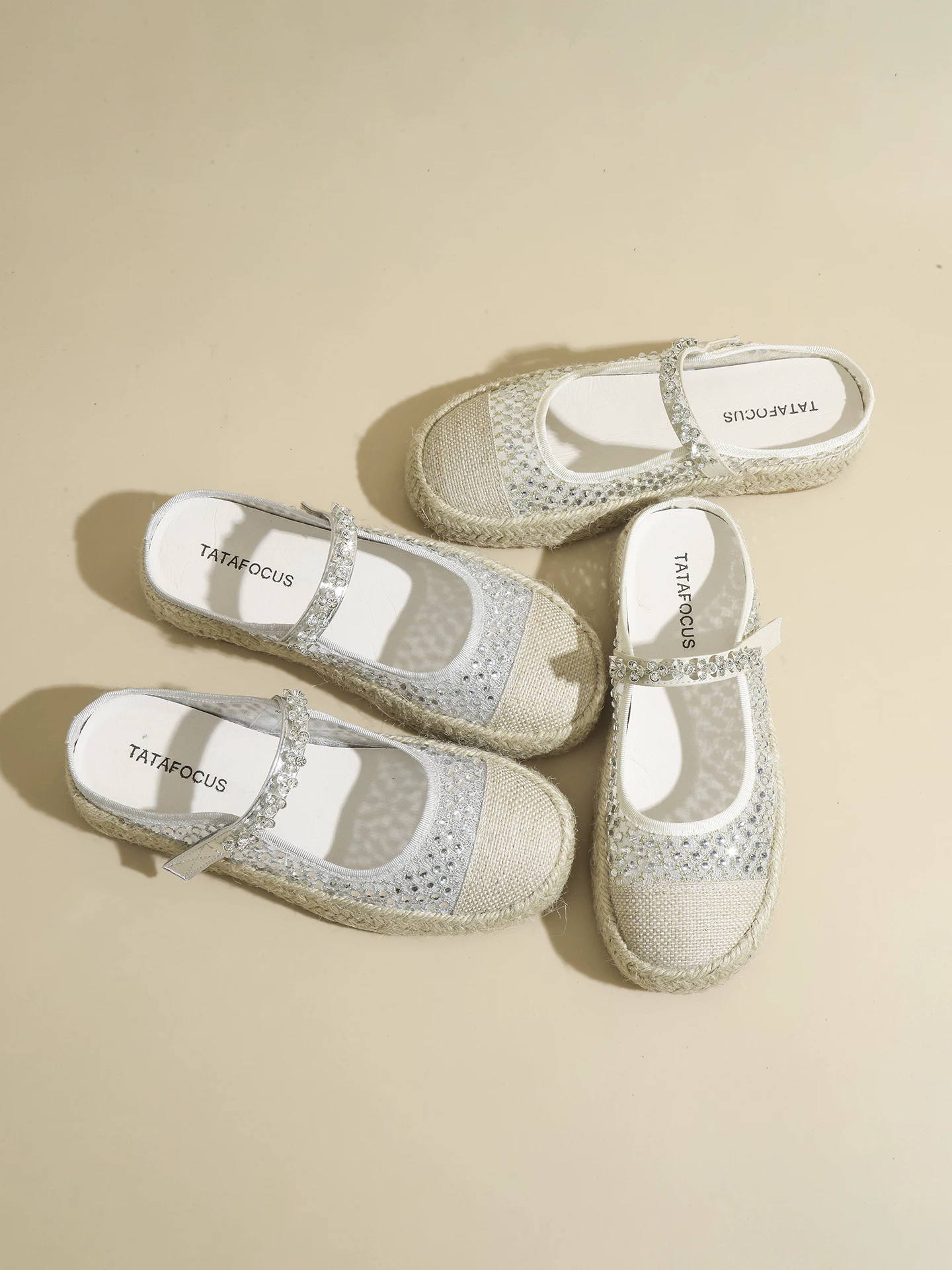 Dép nữ đính đá phong cách tiên nữ, kiểu mũi kín, đế dày, kiểu espadrille có dây tết, mẫu mới hè 2026, dép lưới đi chơi.
