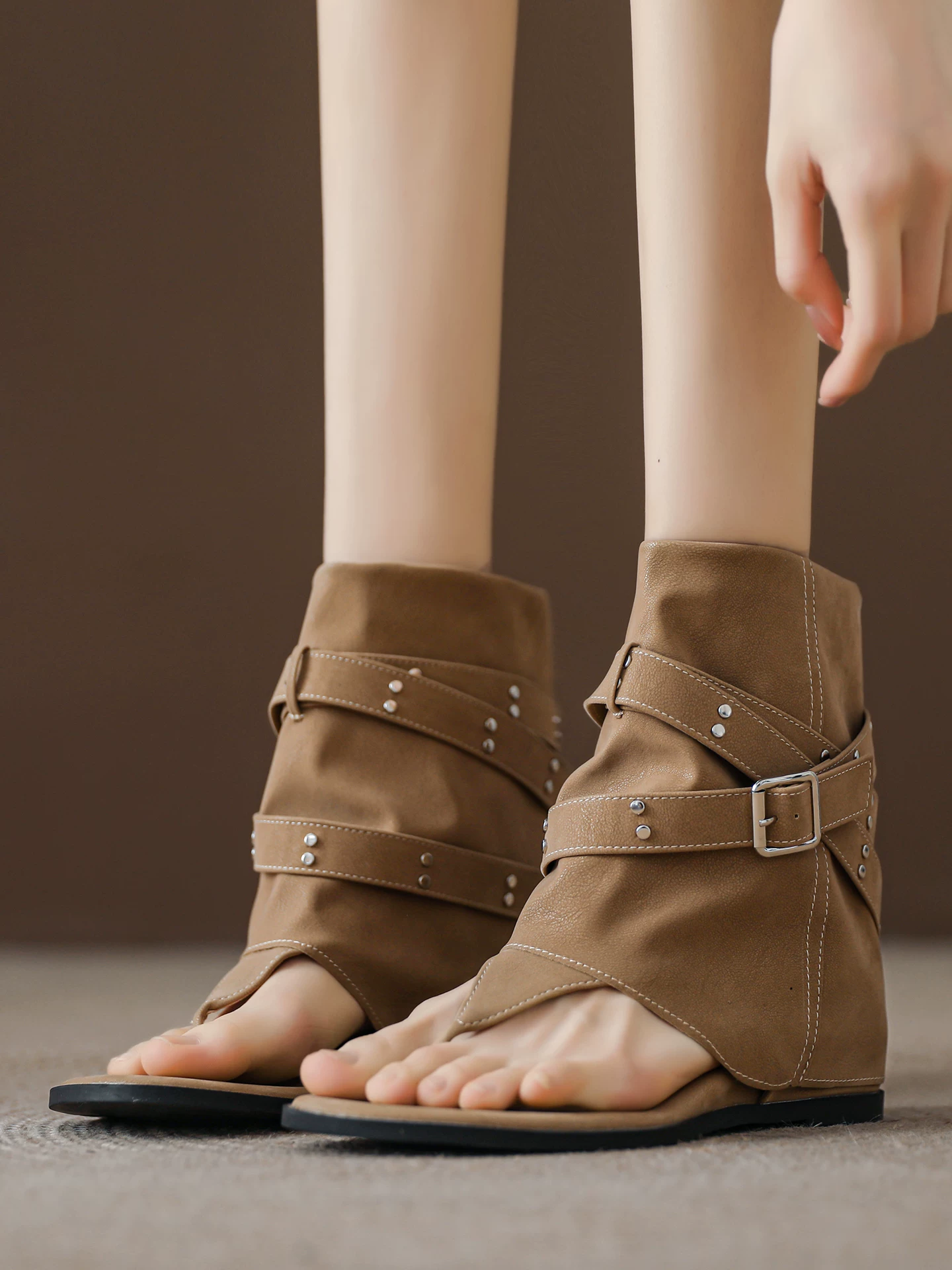Giày sandal đế xuồng tăng chiều cao kiểu mới mùa hè 2026 dành cho nữ, quai ngang kiểu La Mã có khóa cài, phong cách cao bồi miền Tây, giày bốt nữ cá tính.