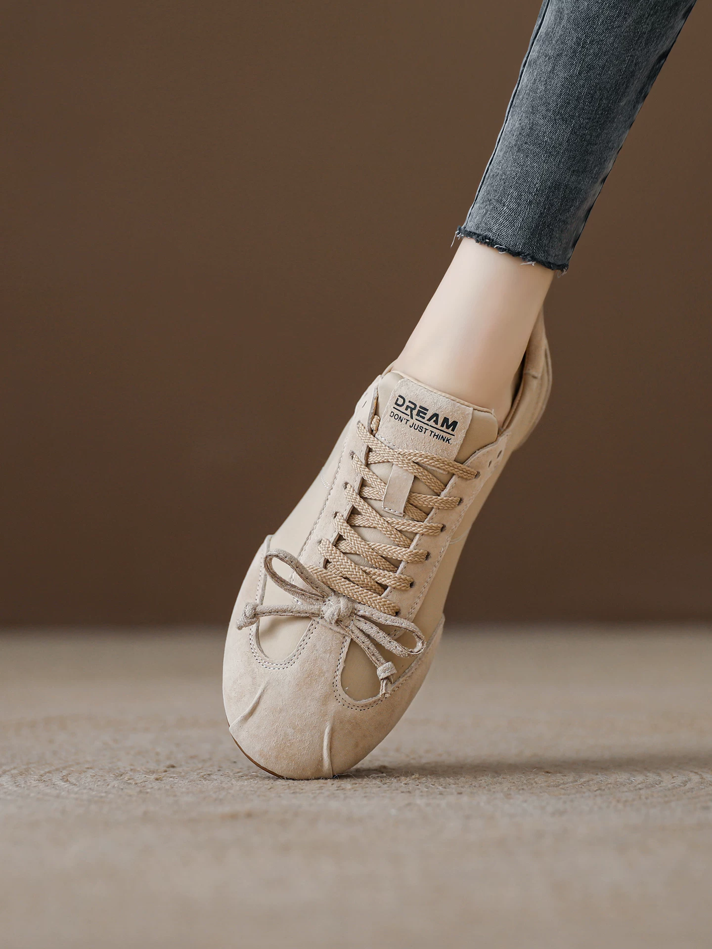 Giày tập luyện kiểu ballet bằng vải satin lụa dành cho nữ, giày A-Gan đế mỏng, mẫu mỏng mùa hè 2026, giày thể thao đế mềm thoáng khí, cảm giác mát lạnh như băng.