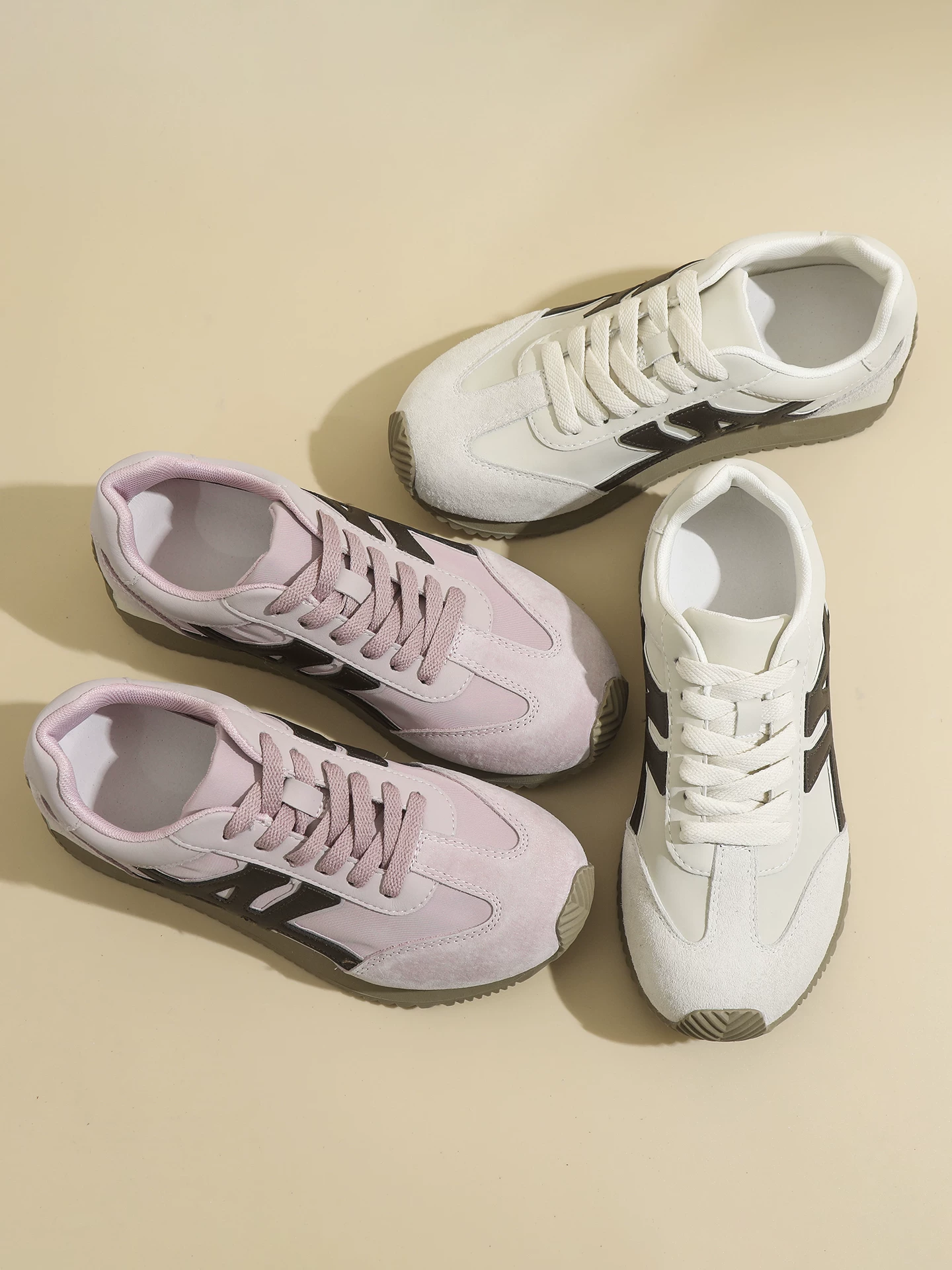 Giày thể thao Đức thời trang màu tím dành cho nữ, giày sneaker đế dày tăng chiều cao, kiểu mới xuân 2026, giày bố thể thao năng động, giúp thon gọn vóc dáng.