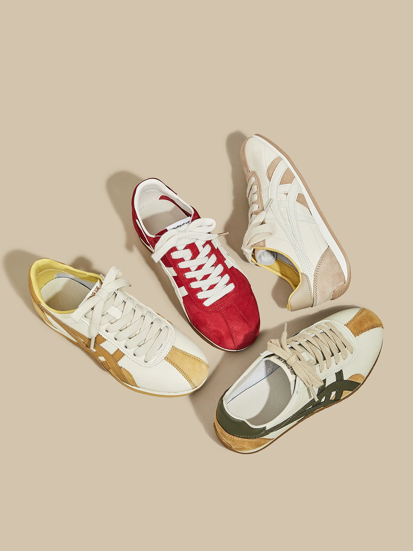 Giày tập luyện da thật Đức dành cho nữ, giày Forrest Gump retro màu đỏ, kiểu mới xuân 2026, giày thể thao đế mềm thoải mái màu trắng.