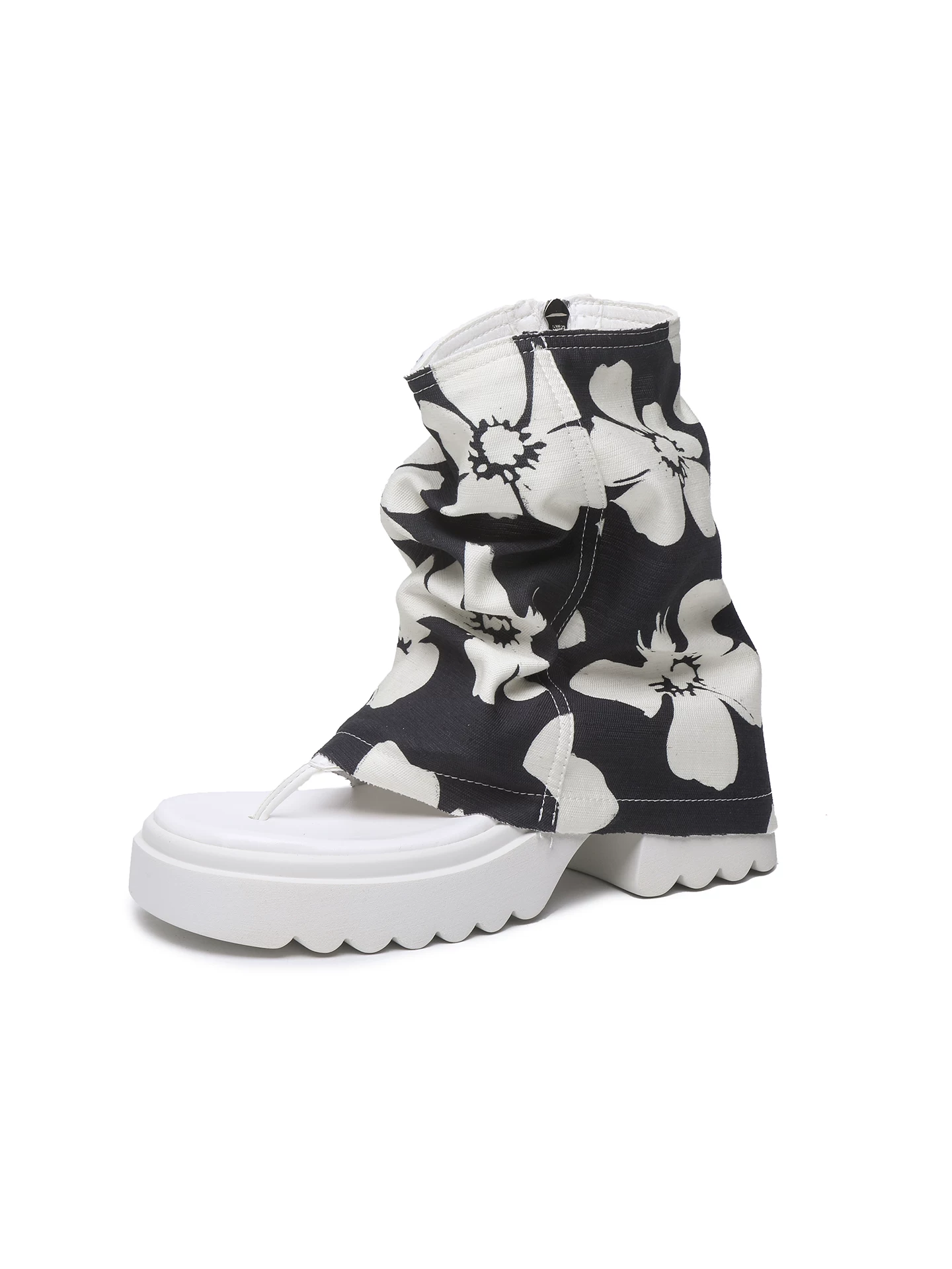 Giày bốt vải canvas xếp ly có gót dày và đế dày dành cho nữ, dép sandal mùa hè 2026, bốt ngắn mỏng và sành điệu.