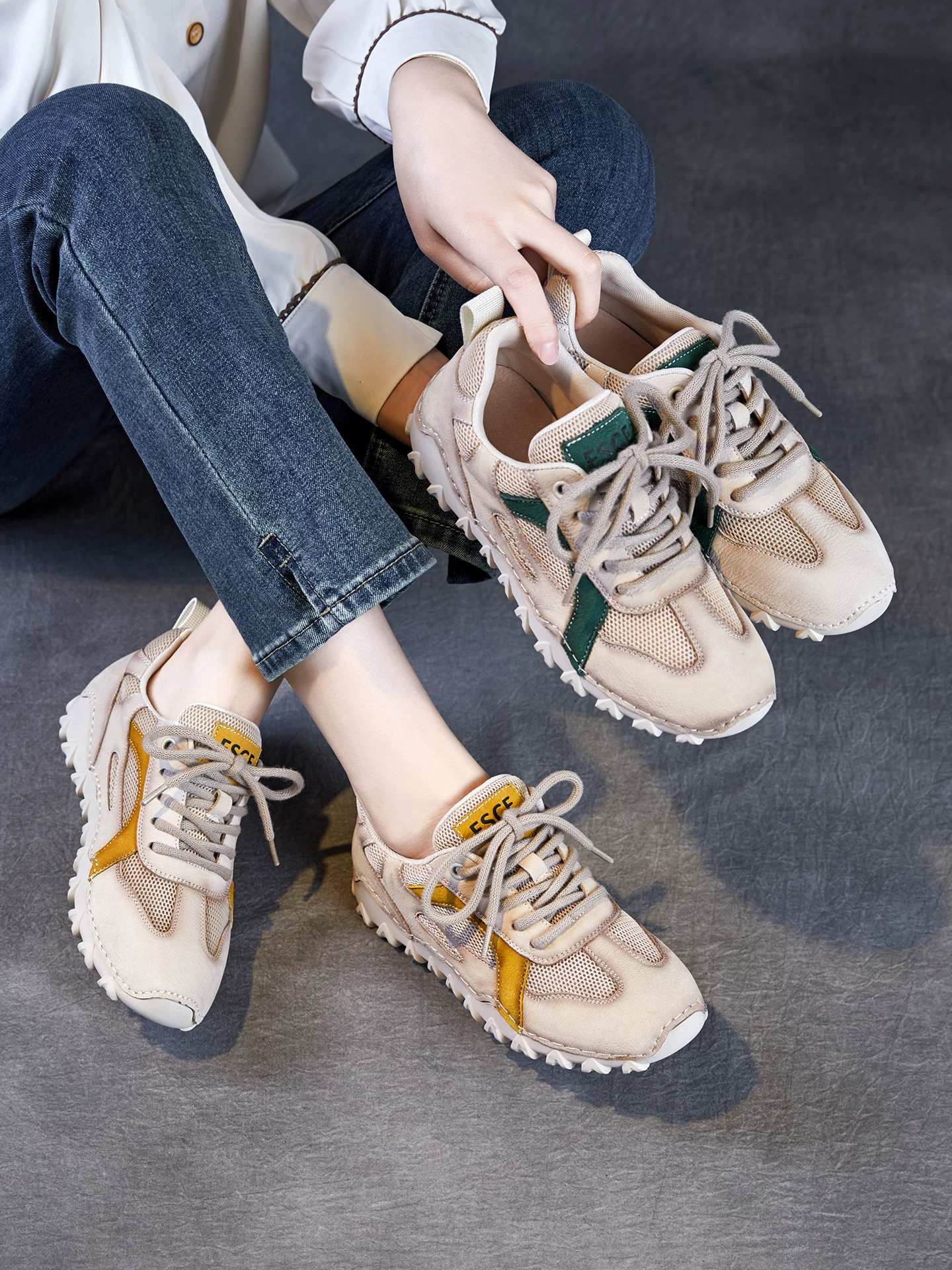 Giày tập luyện Đức thoáng khí dành cho nữ, giày da thật kiểu retro Forrest Gump, giày thể thao đế mềm ngoài trời mùa xuân 2026 mới.