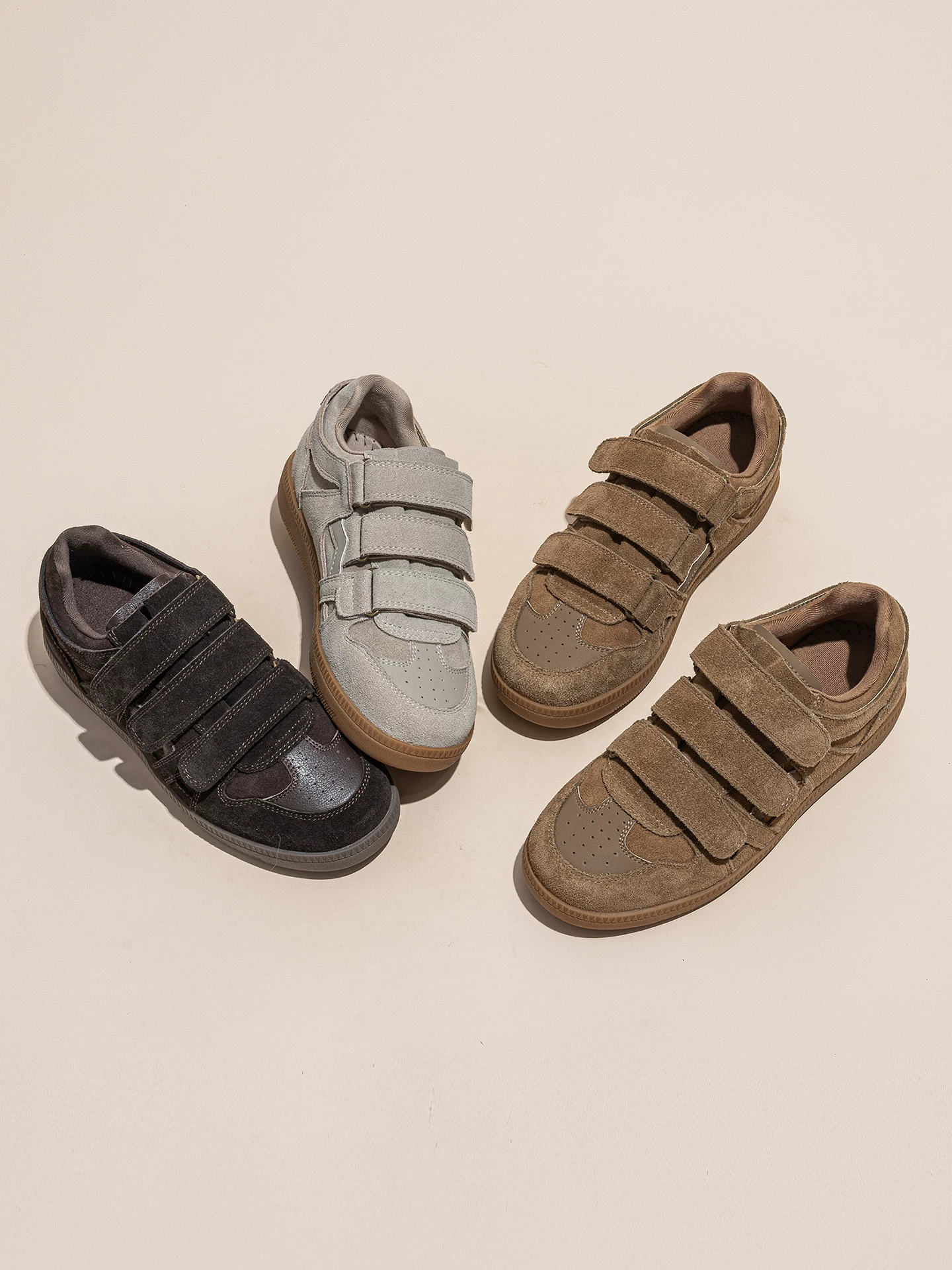 Giày tập luyện Velcro Đức dành cho nữ, giày thể thao da lộn phong cách retro, giày thể thao đế dày thoải mái mới mùa xuân 2026.