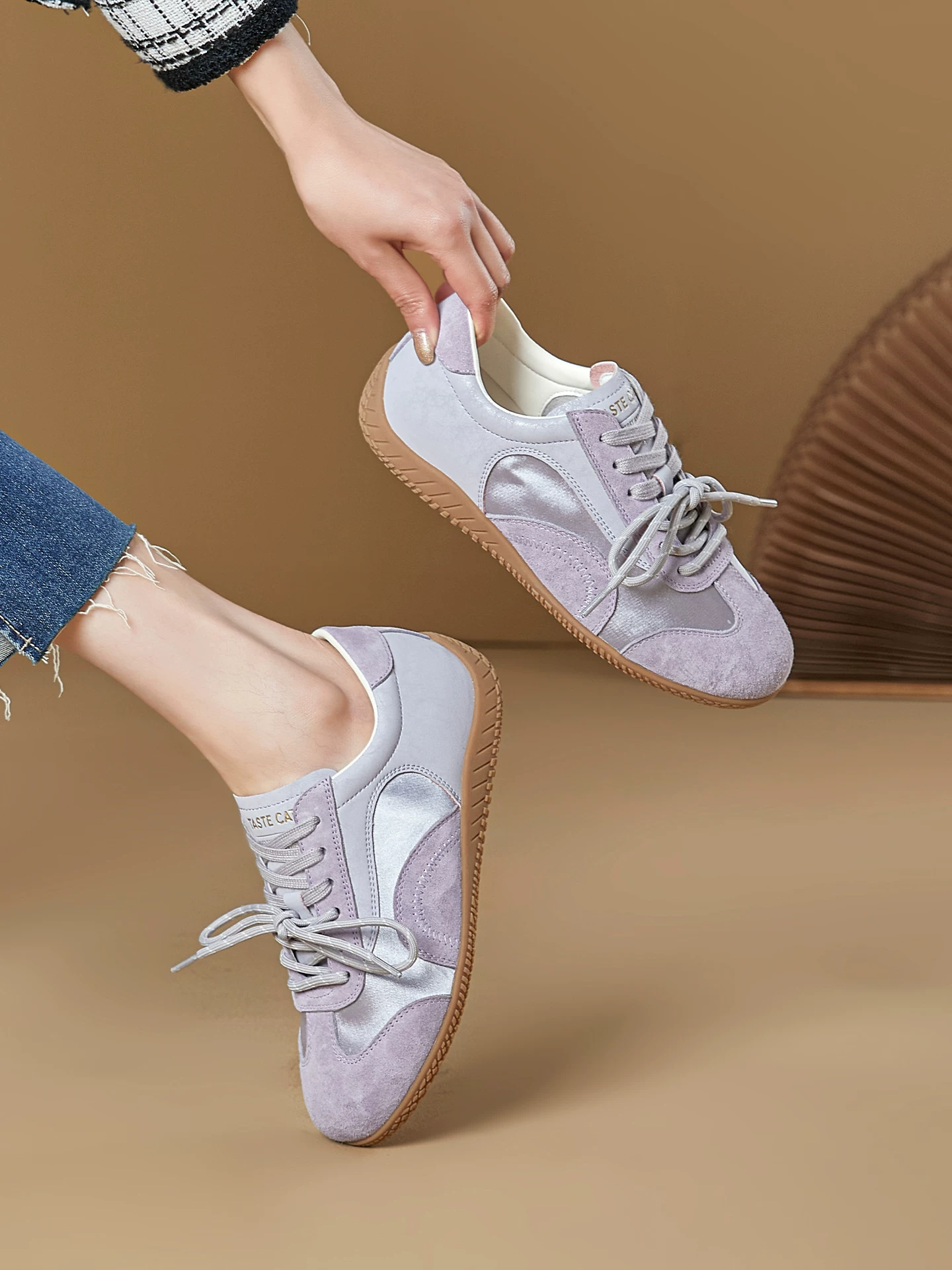Giày tập luyện kiểu ballet màu tím dành cho nữ, giày Forrest Gump đế mềm, mẫu mới xuân 2026, giày thể thao nhẹ nhàng, phong cách thường ngày.