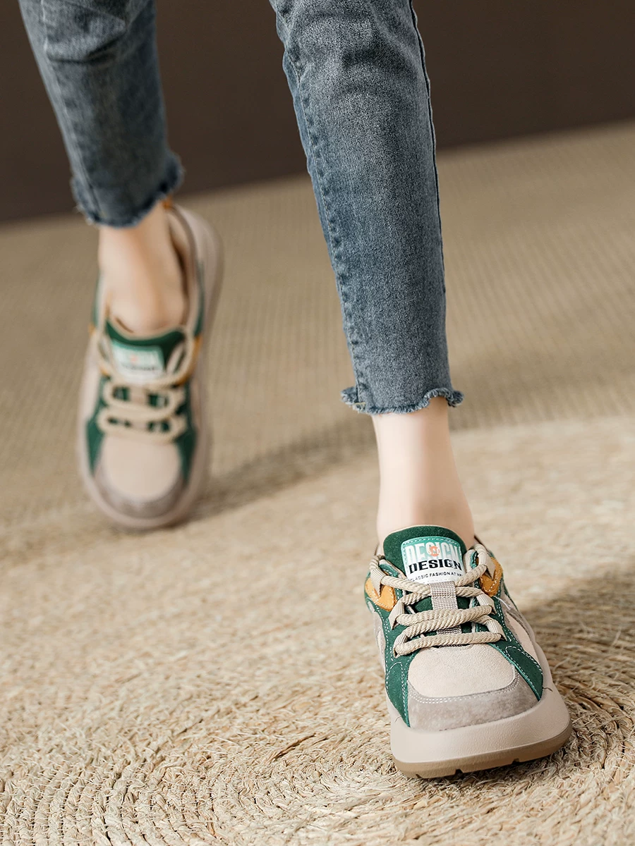 Giày thể thao nữ da bò phối màu retro, đế dày, kiểu dáng mới xuân 2026, giày thể thao thoải mái với đế cong.