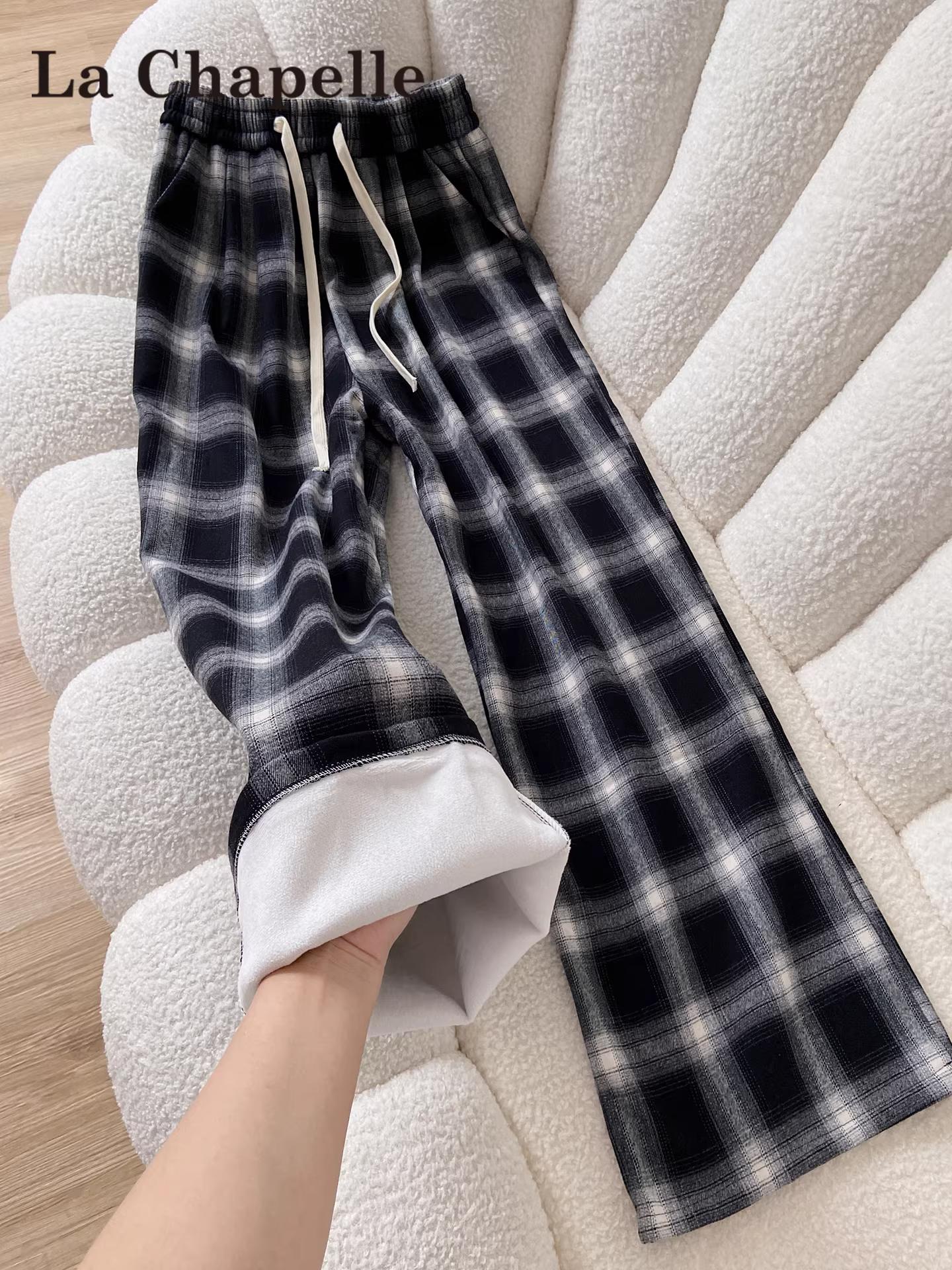 Quần ống rộng kẻ sọc lót lông cừu đen La Chapelle dành cho nữ, kiểu mới thu đông 2025, quần ống đứng suông thoải mái.