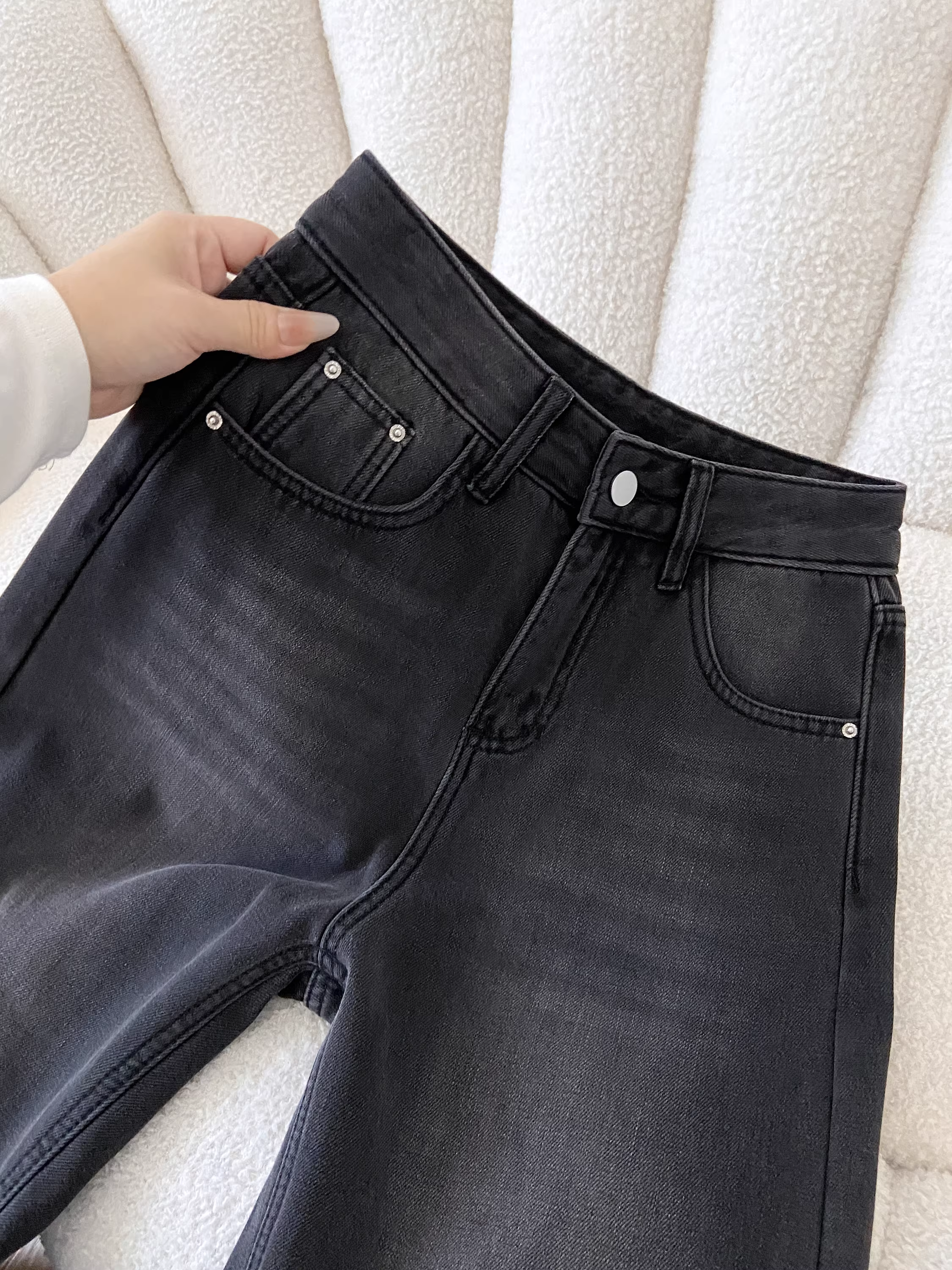 Quần jeans ống rộng dày dặn lót lông cừu đen La Chapelle dành cho nữ, kiểu dáng ôm sát, thẳng, mới thu đông 2025