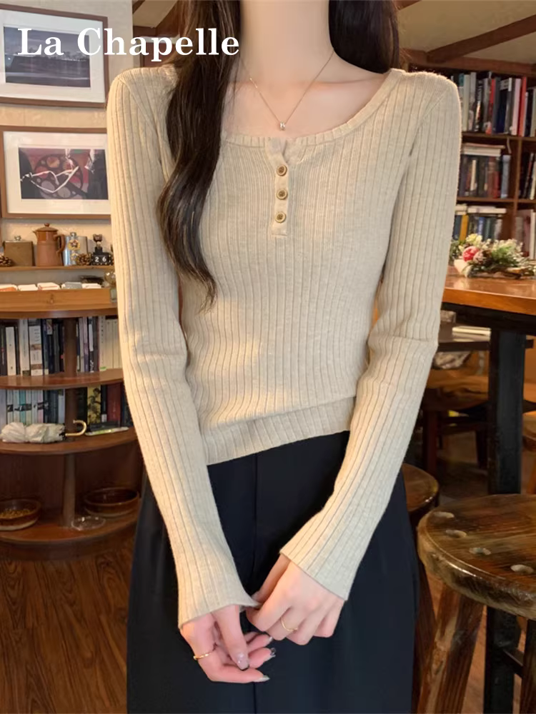 Áo len cổ vuông tay dài La Chapelle dành cho nữ, thiết kế mới thu đông 2025, kiểu ôm sát, áo lót trong.
