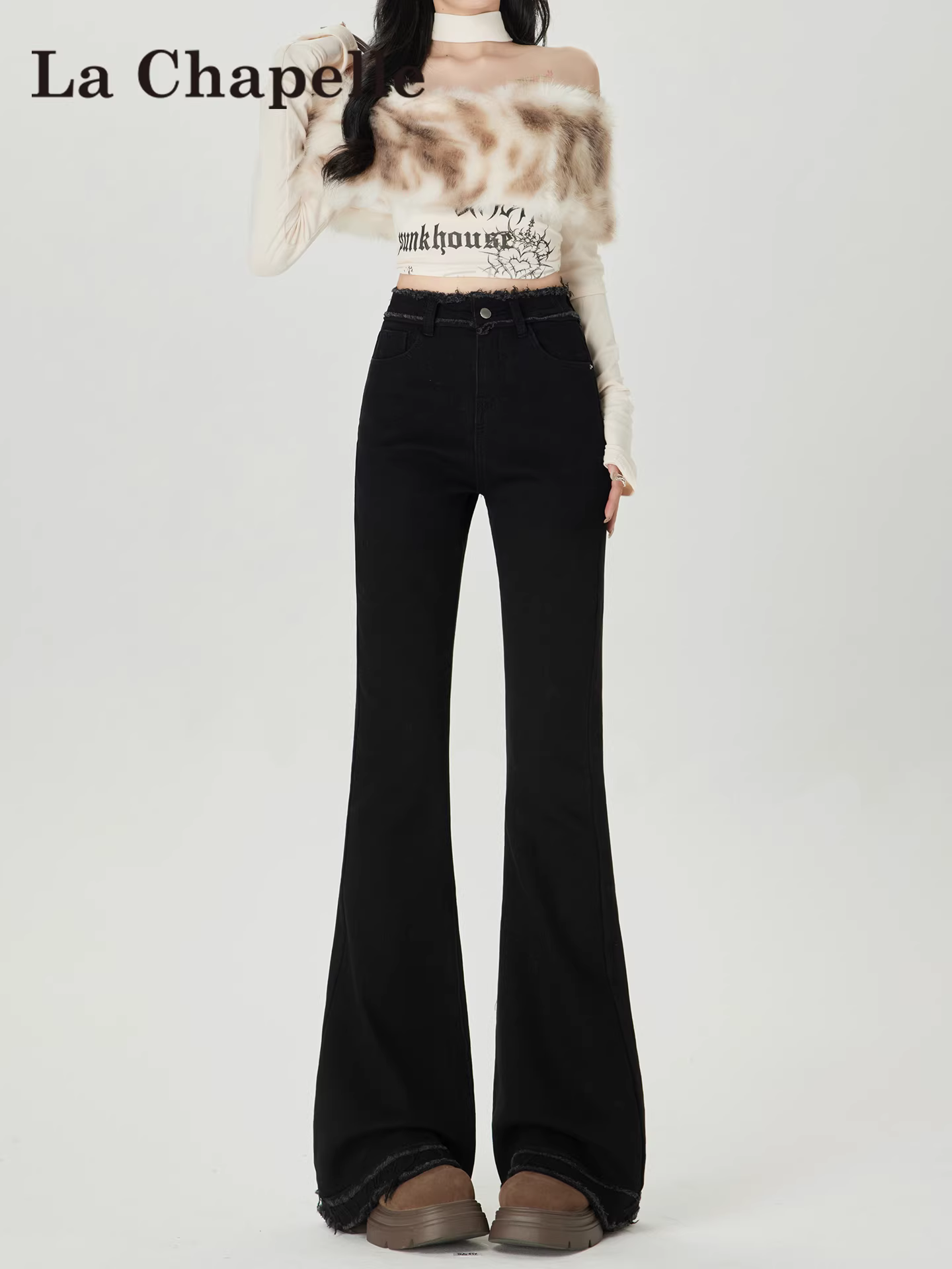 Quần jean nữ La Chapelle lót lông cừu đen dày dặn, dáng loe, mùa thu đông 2025, cạp cao, viền xù, kiểu chuông