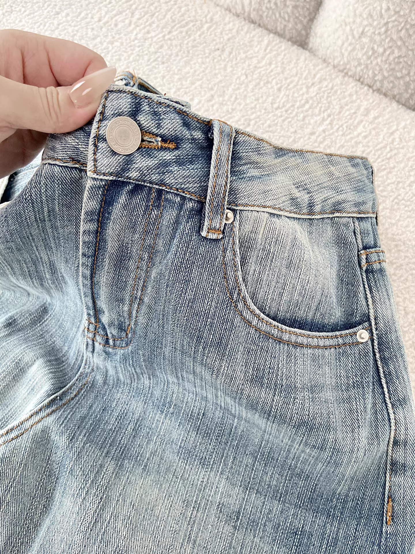 Quần jeans ống rộng họa tiết tre màu sáng La Chapelle dành cho nữ, mẫu mới thu đông 2025, cạp cao, dáng thẳng, size nhỏ nhắn