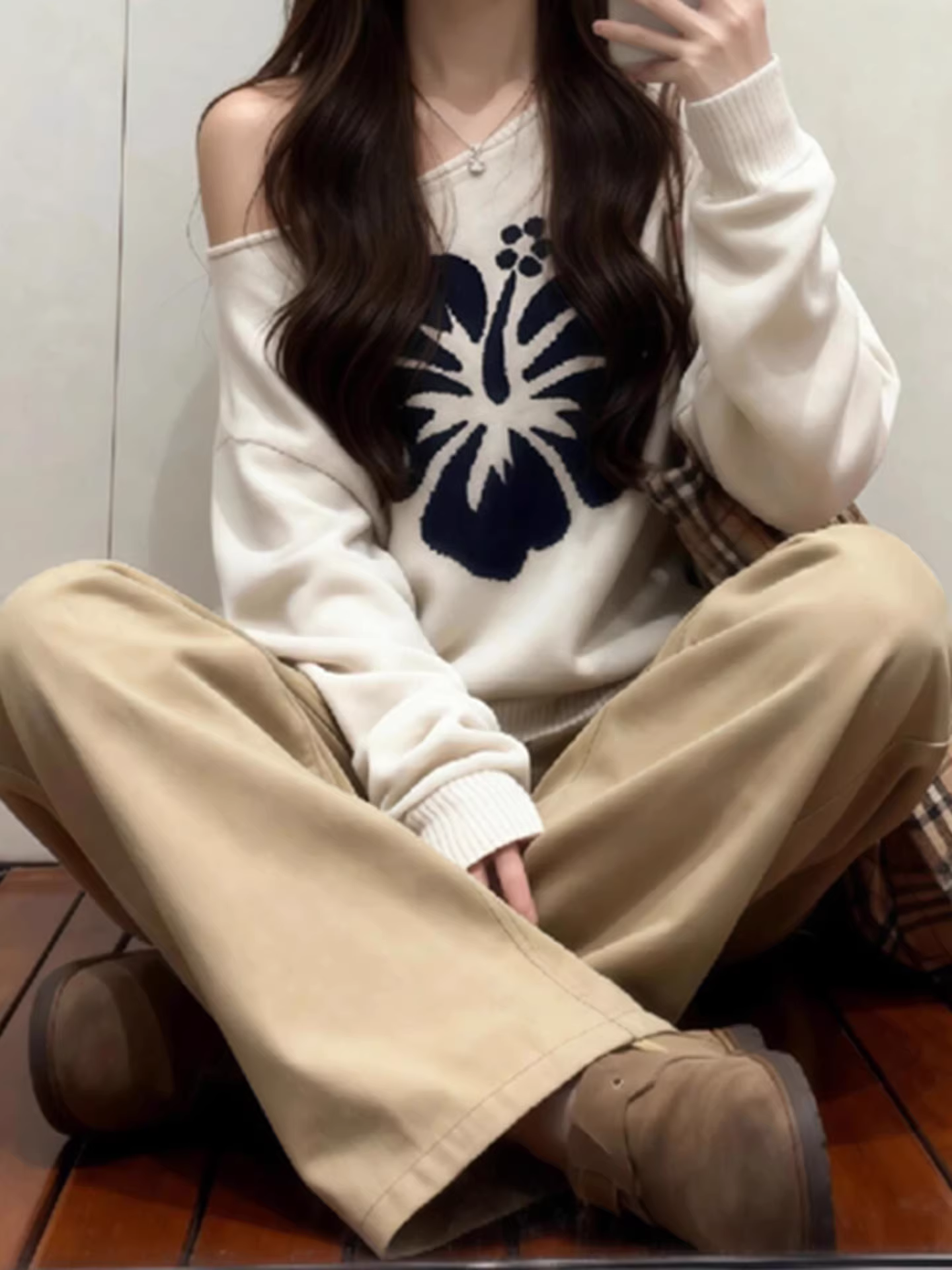 Quần jeans xòe kiểu Mỹ La Chapelle màu kaki dành cho nữ, mẫu mới thu đông 2025, cạp cao, không bó sát.