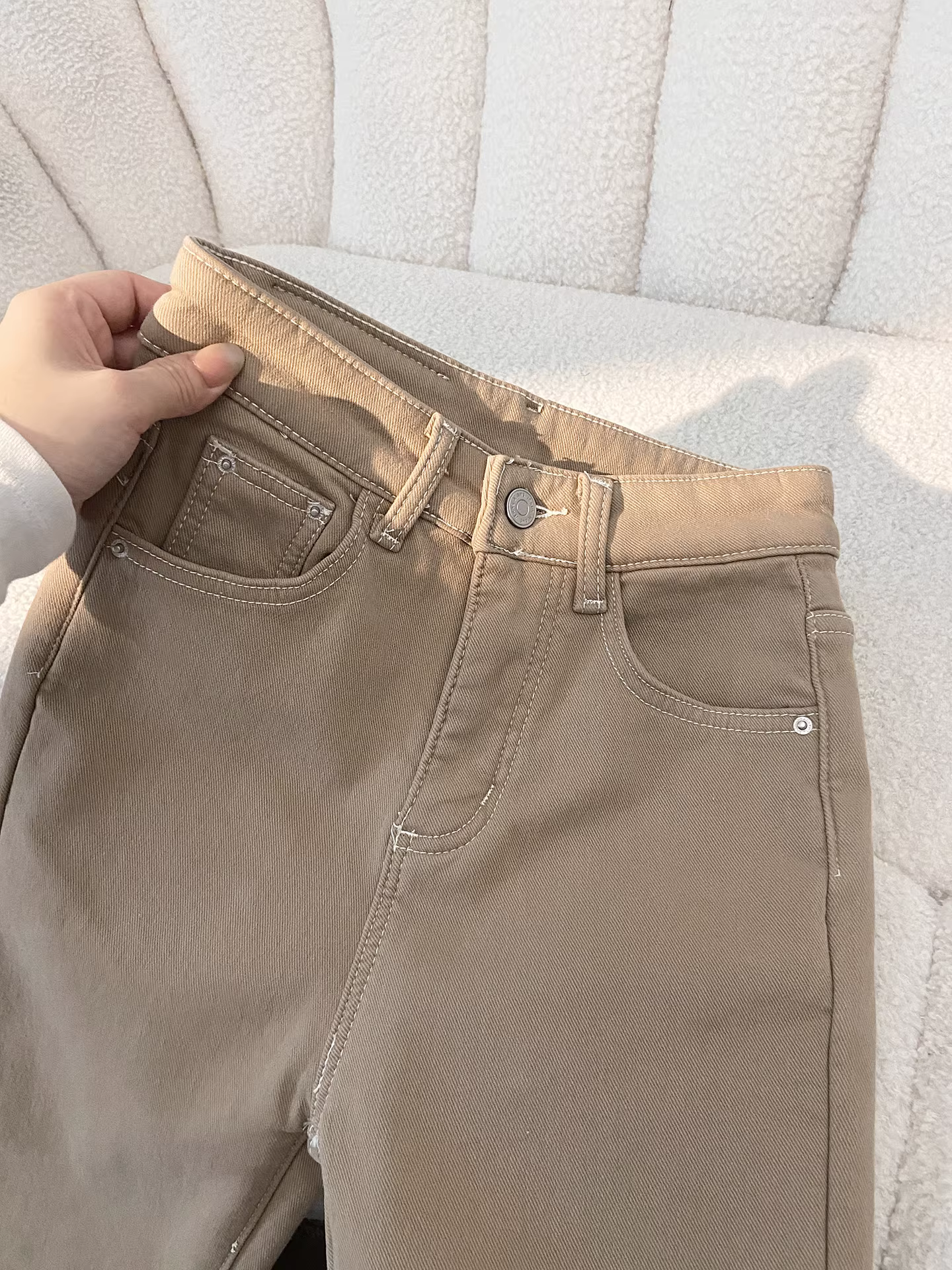 Quần jean nữ La Chapelle màu cà phê, lót lông cừu dày, dáng loe, kiểu dáng ôm dáng, size nhỏ, mùa thu đông 2025