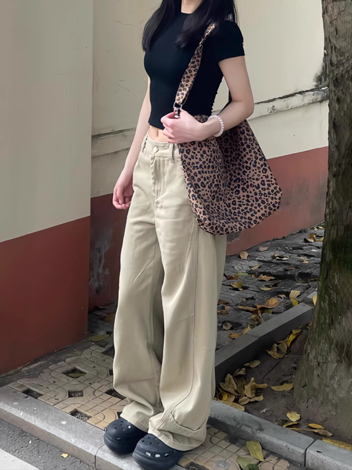 Quần jeans ống rộng lót lông cừu dày dặn La Chapelle dành cho nữ, mẫu mới thu đông 2025, dáng rộng, cạp cao, thẳng.