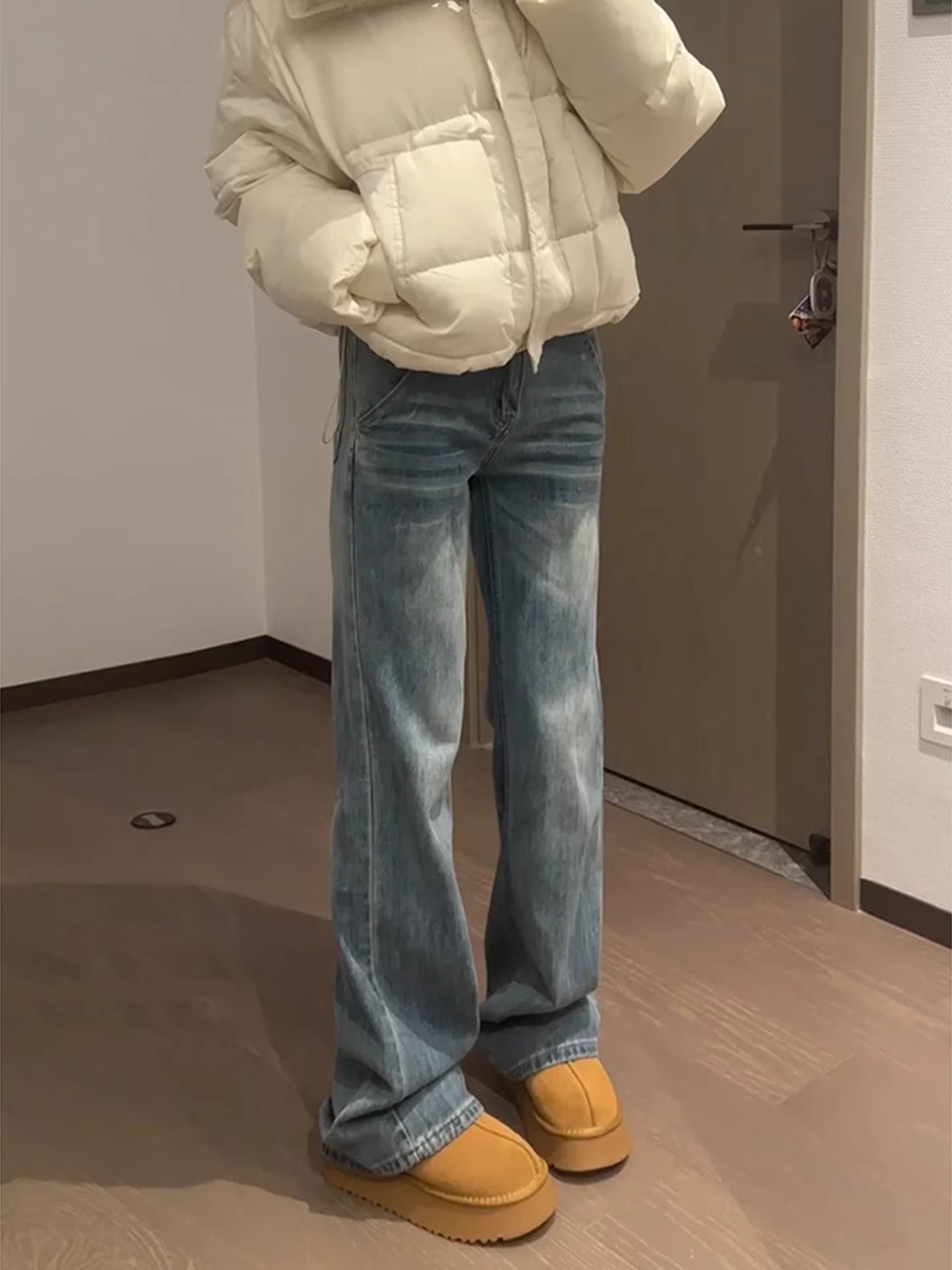 Quần jeans nữ La Chapelle kiểu dáng retro, lót lông dày, ống loe, dài chấm đất, chất liệu mềm mại, mẫu mới thu đông 2025