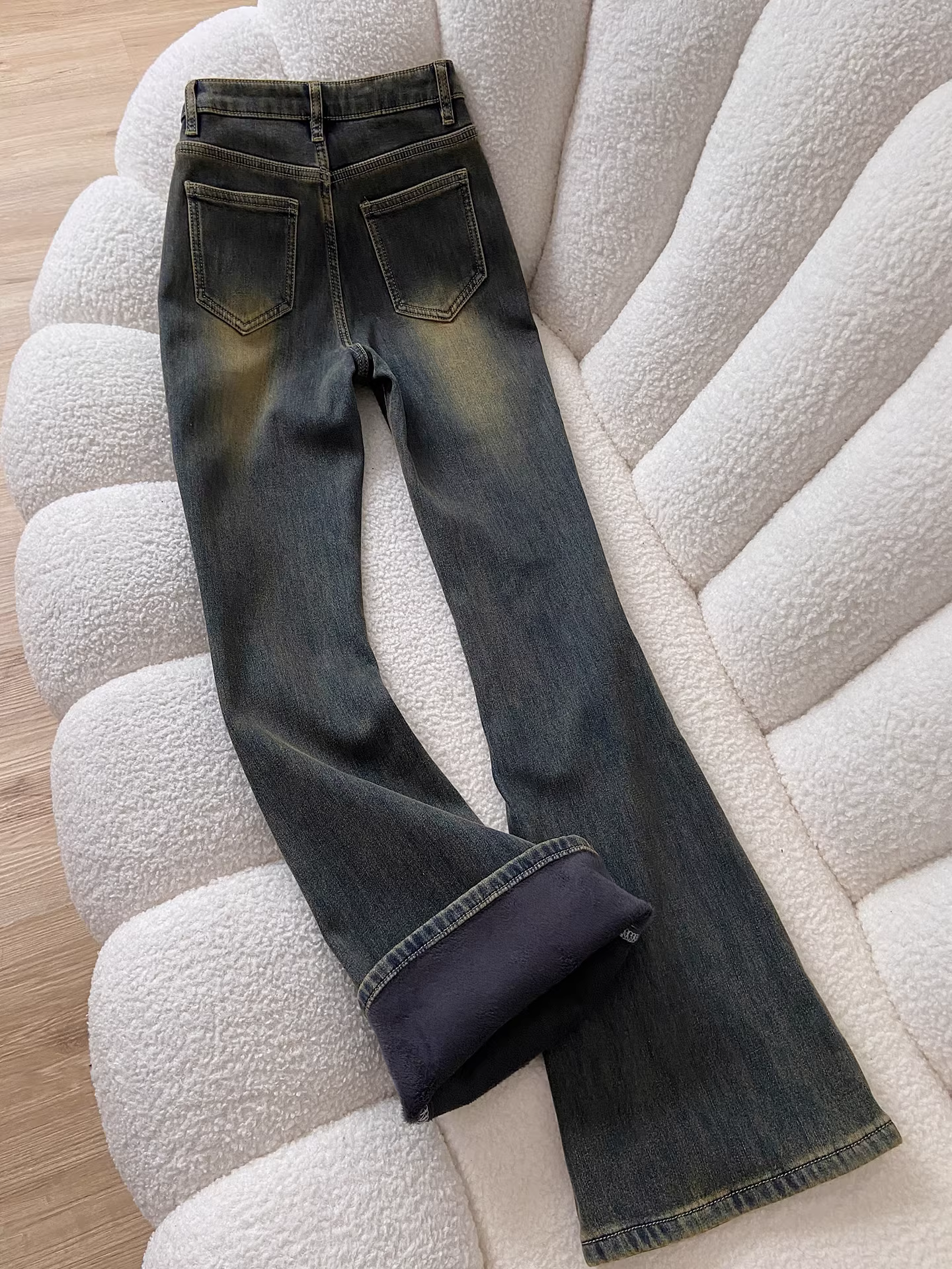 Quần jean nữ La Chapelle lót lông dày, dáng loe, thu đông 2025, kiểu ôm dáng, cạp cao, ống chuông