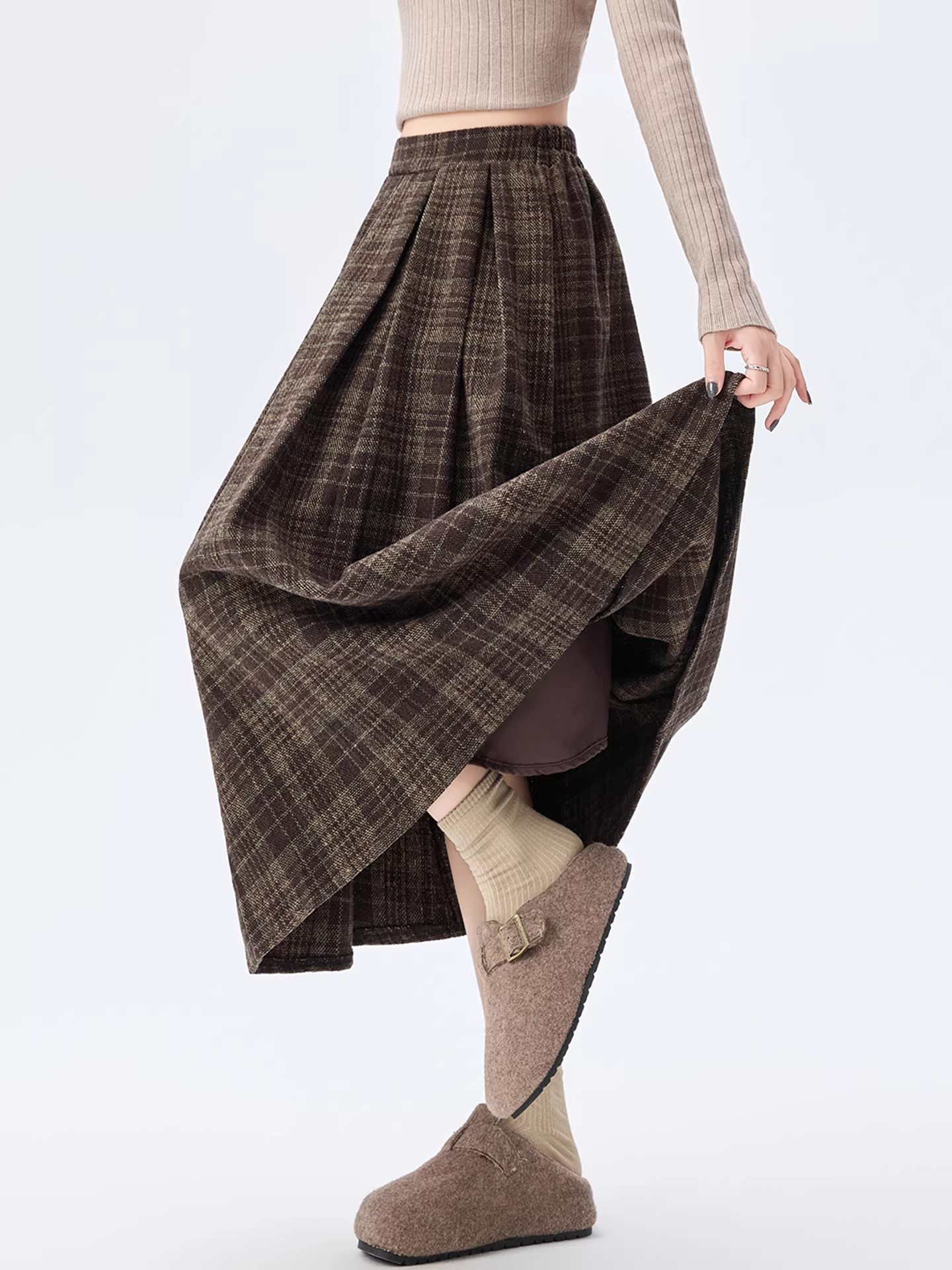 Váy xếp ly kẻ caro màu cà phê La Chapelle dành cho nữ, mẫu mới thu đông 2025, lưng cao, dài ngang đùi, dáng xòe
