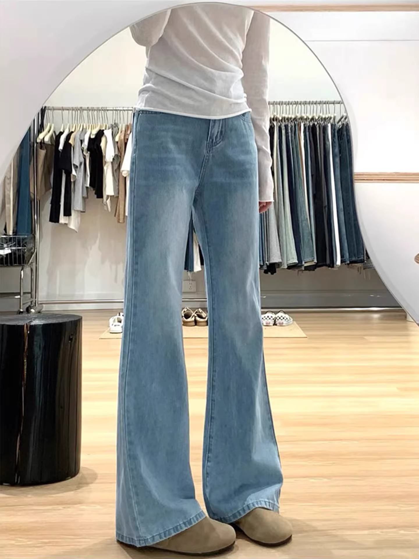 Quần jean ống loe dày dặn lót lông màu sáng La Chapelle dành cho nữ 2025 mới thu đông, cạp cao, tôn dáng