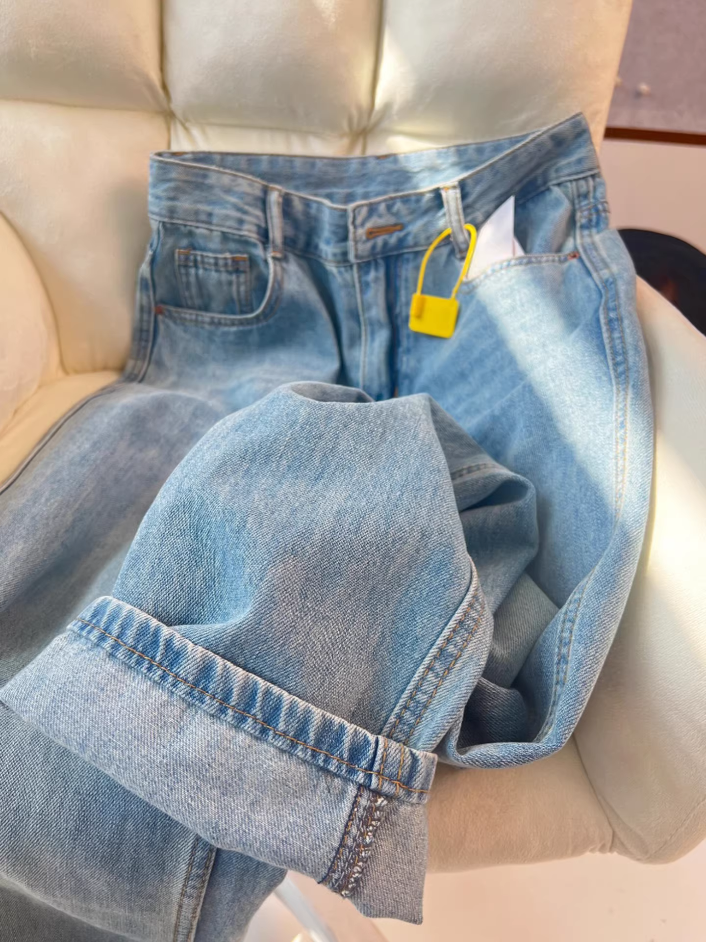 Quần jeans ống rộng dáng suông chất liệu lông cừu dày dặn màu sáng La Chapelle dành cho nữ, mẫu mới thu đông 2025, size nhỏ