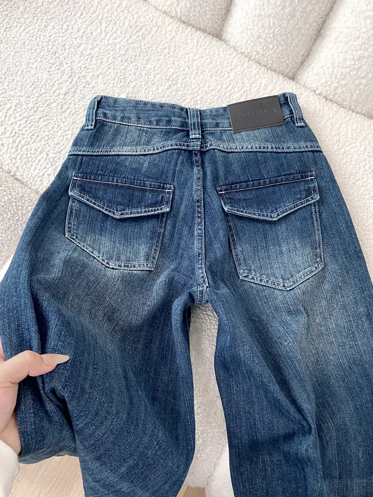 Quần jeans ống rộng La Chapelle kiểu retro dành cho nữ, mẫu mới thu đông 2025, dáng dài, rộng rãi, chất liệu mềm mại, kiểu dáng thẳng.