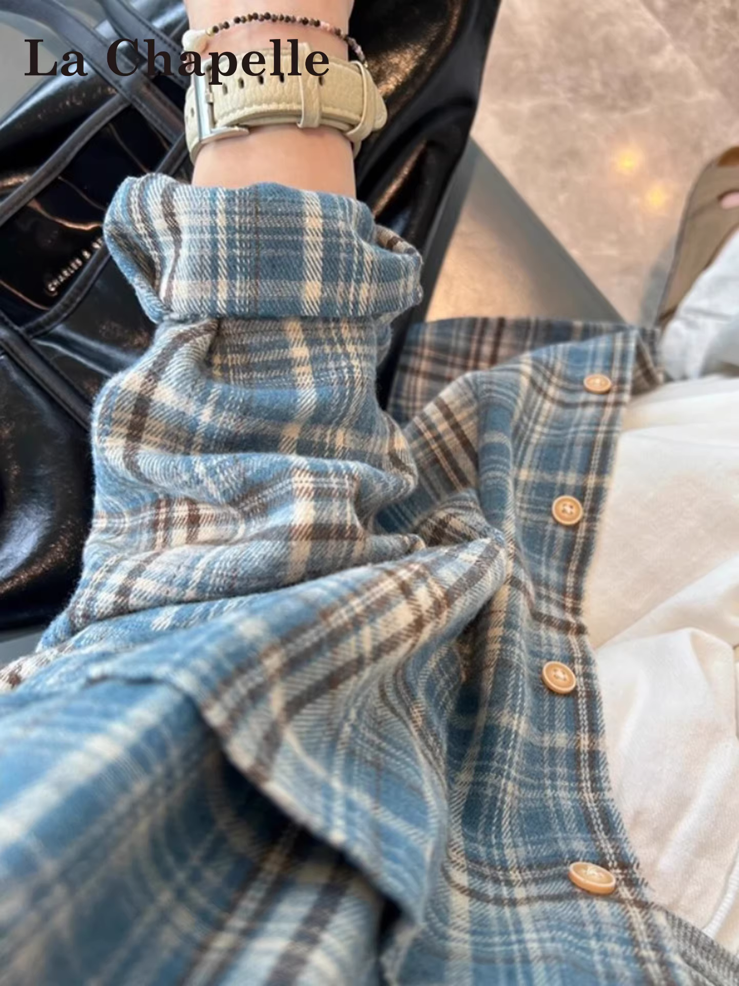 Áo sơ mi dài tay họa tiết phong cách lười biếng màu xanh La Chapelle dành cho nữ, mẫu mới thu đông 2025, kiểu dáng rộng rãi, thoải mái.