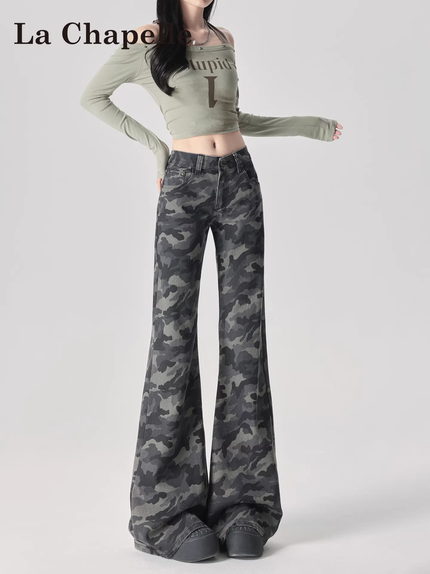 Quần jeans ống loe màu xám ngụy trang La Chapelle dành cho nữ, mẫu mới thu đông 2025, cạp cao, ôm dáng, kiểu chuông