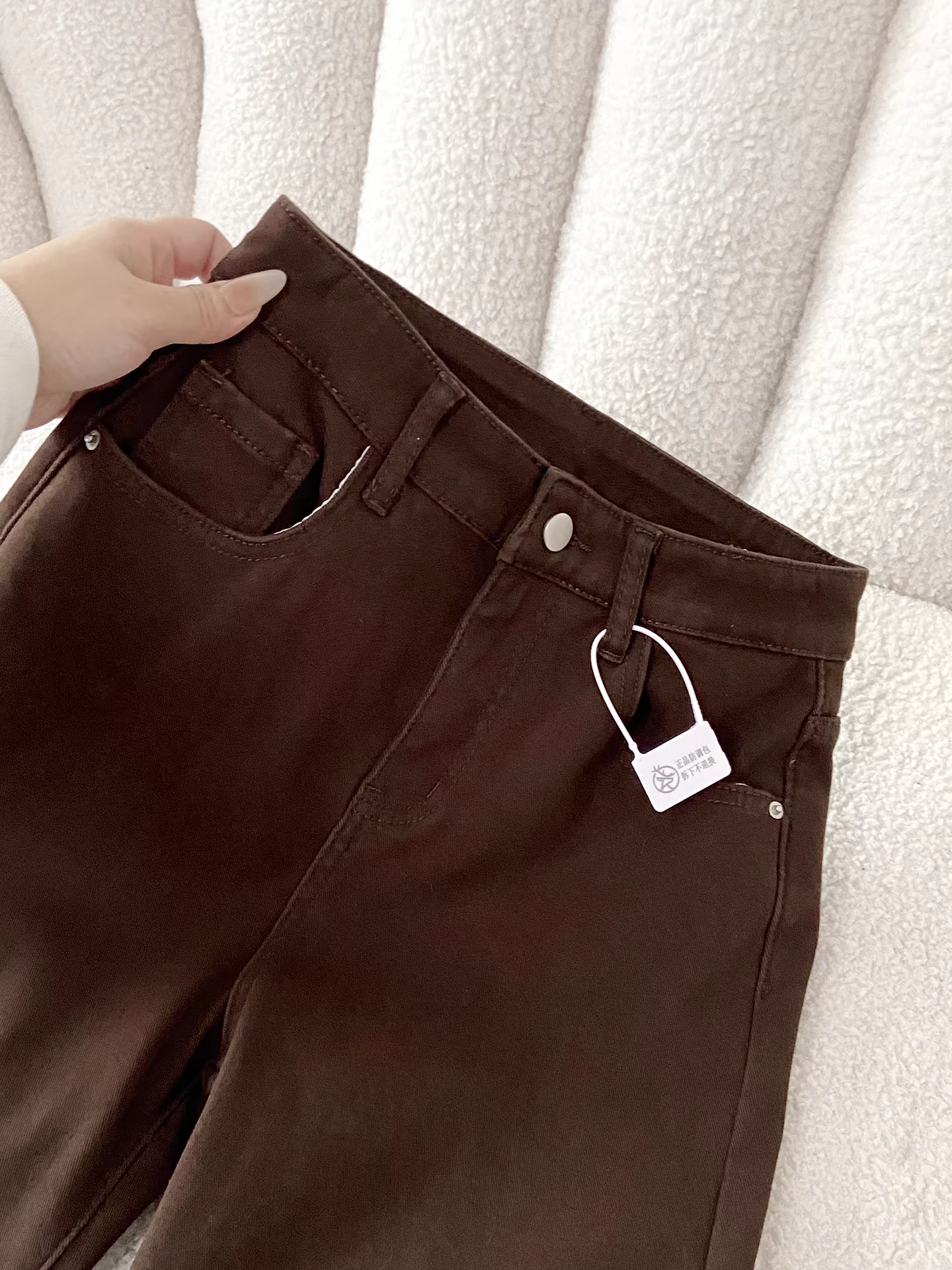 Quần jean ống loe dày dặn lót lông màu cà phê La Chapelle dành cho nữ, quần ống loe cạp cao không bó sát mùa thu đông 2025 mới