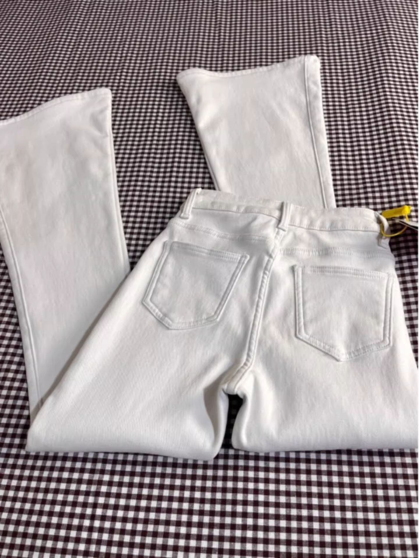 Quần jeans ống loe lót lông trắng La Chapelle dành cho nữ, mẫu mới thu đông 2025, kiểu dáng ôm sát, ống chuông