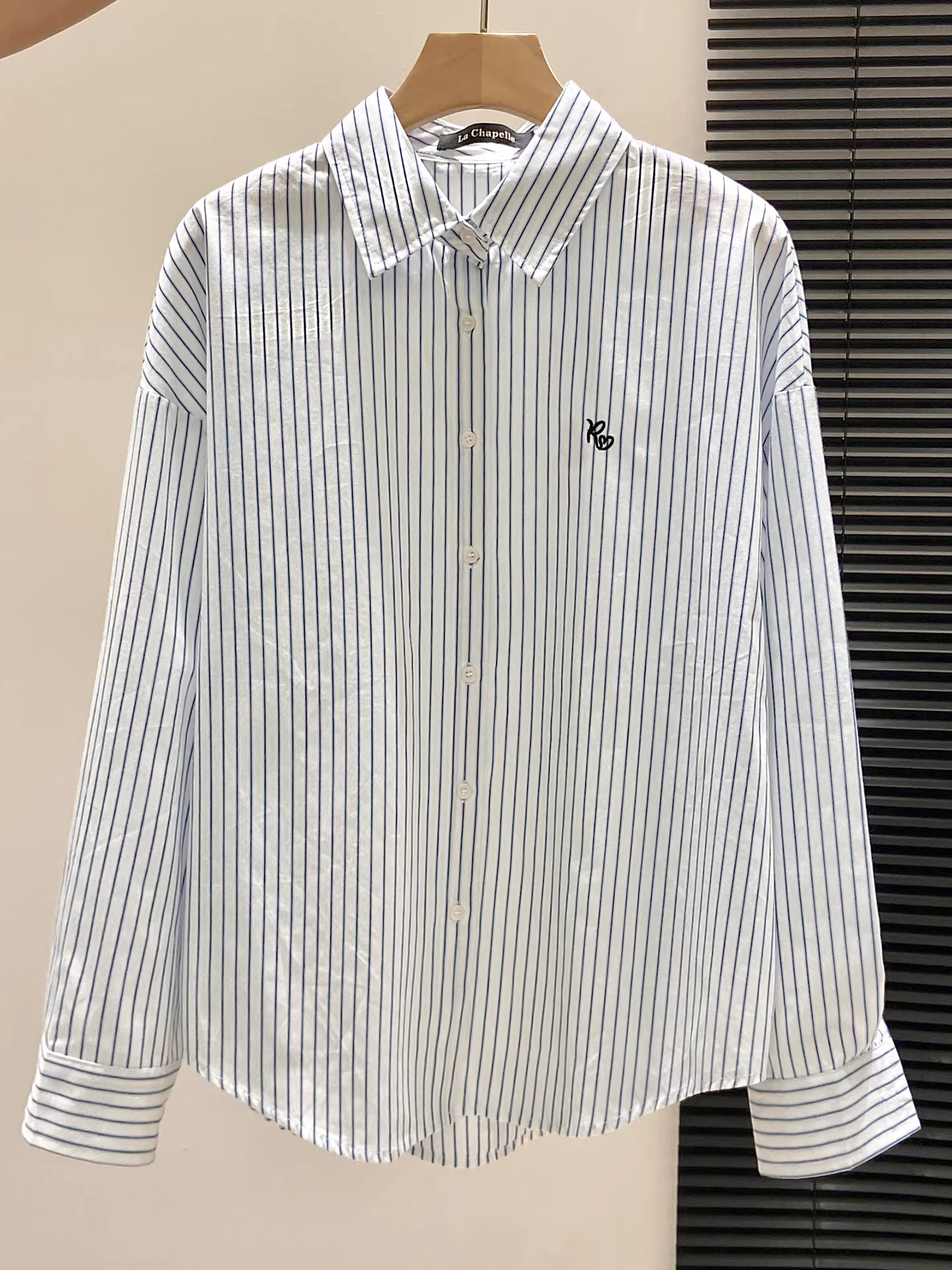 Áo sơ mi nữ kiểu Hàn Quốc La Chapelle, thiết kế rộng rãi tay dài, mùa đông 2025, kiểu dáng mới