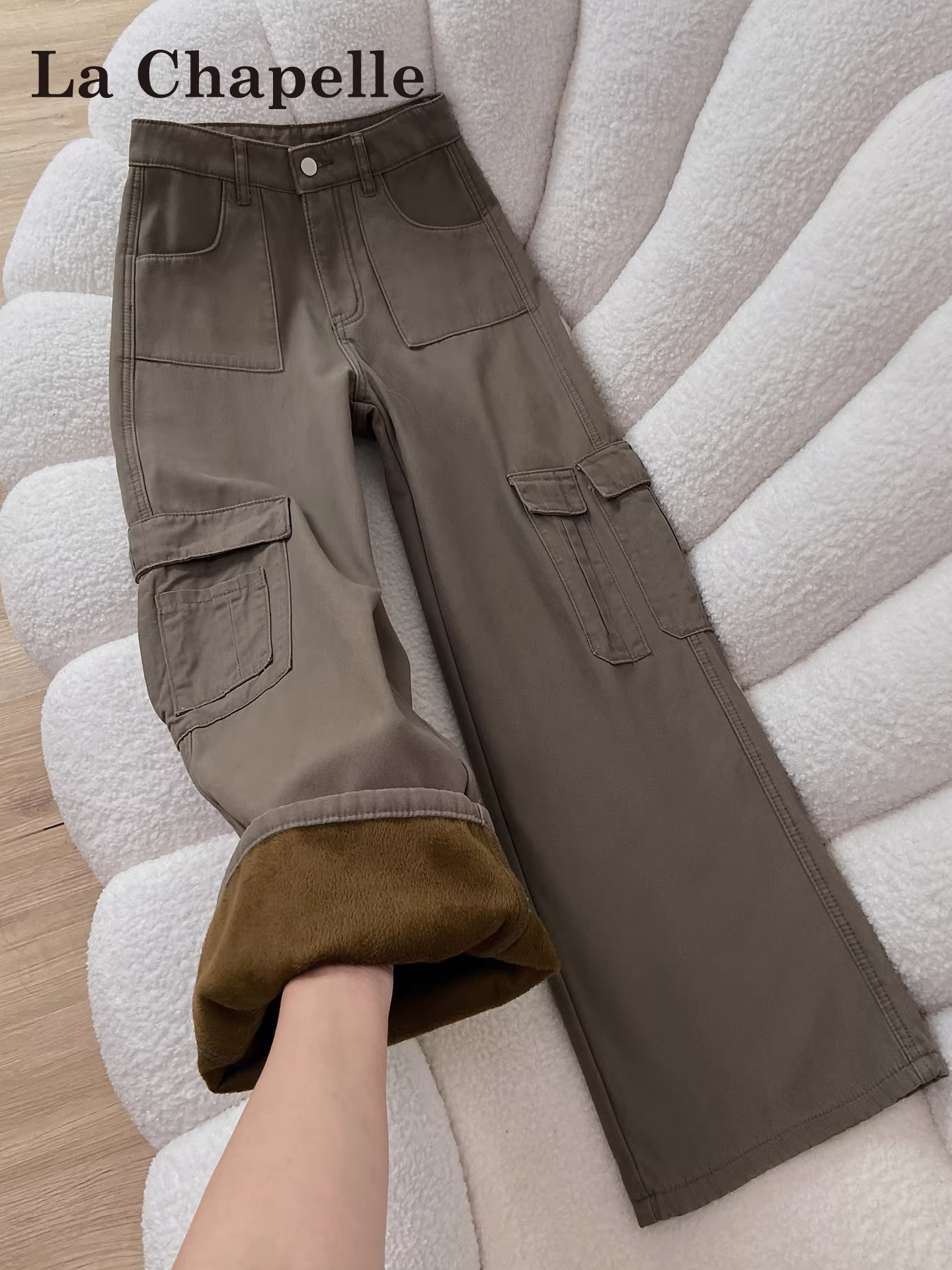 Quần cargo ống rộng lót lông màu xám La Chapelle dành cho nữ, mùa thu đông 2025, kiểu dáng mới, cạp cao, rộng rãi, phong cách Mỹ, chất liệu mềm mại.