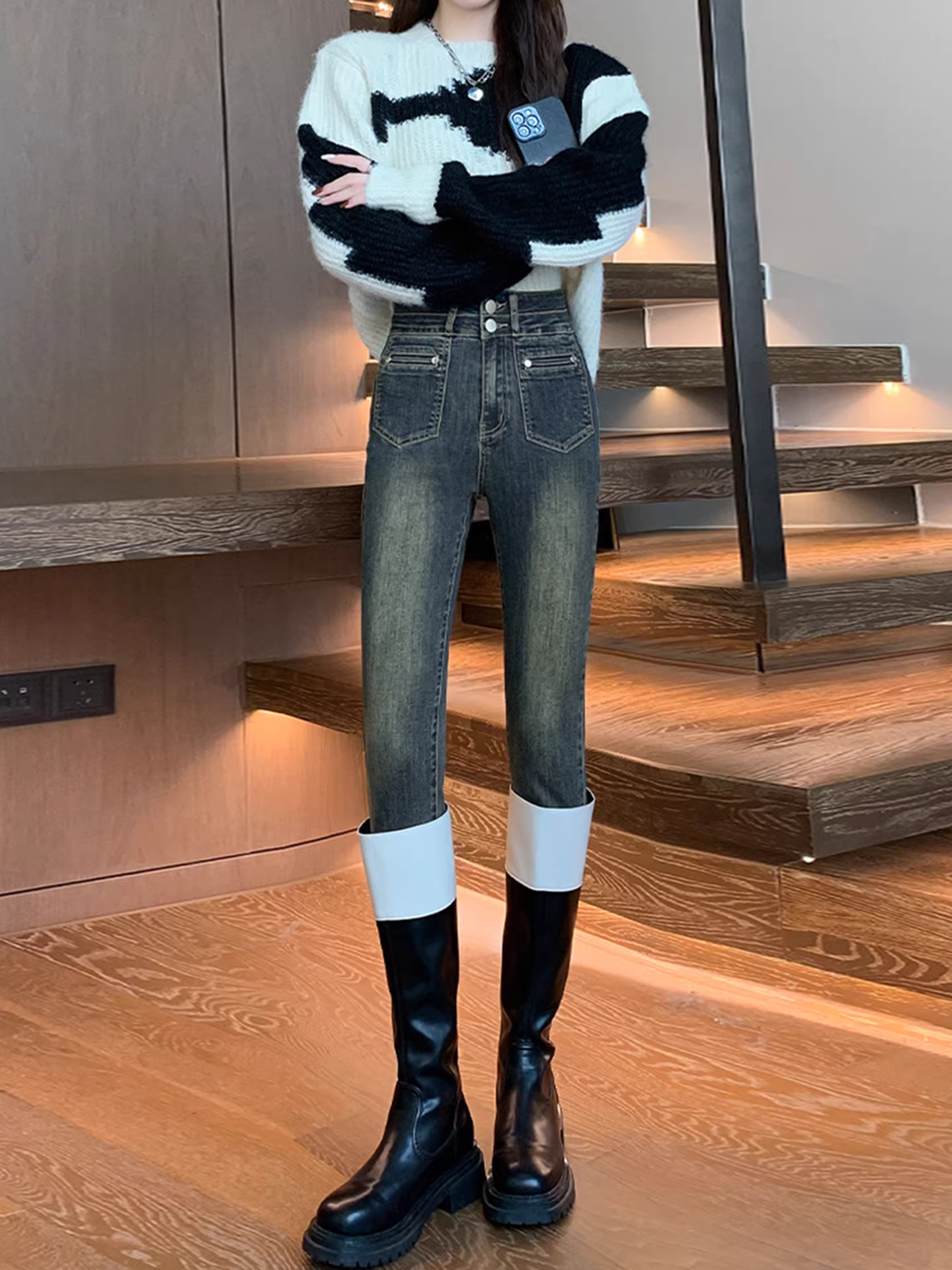 Quần jean nữ La Chapelle màu xám, lót lông cừu, dày, ôm sát, kiểu dáng mới thu đông 2025, cạp cao, co giãn, dáng ôm.