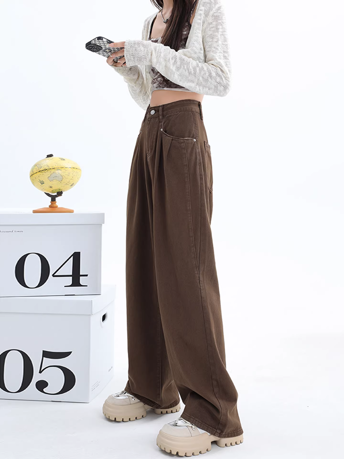 Quần jeans ống rộng màu cà phê lót lông cừu La Chapelle dành cho nữ, kiểu dáng mới thu đông 2025, cạp cao, phong cách Mỹ, chất liệu mềm mại.