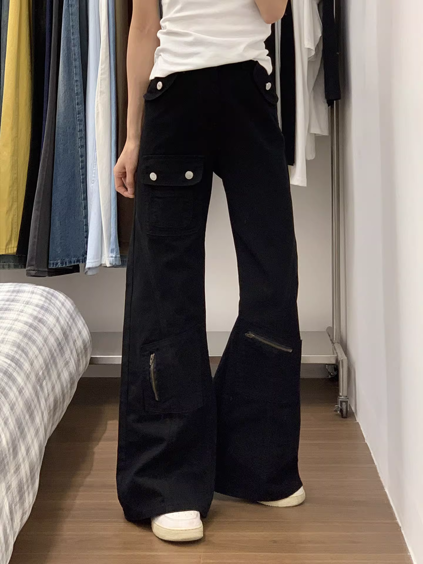 Quần jeans loe đen La Chapelle dành cho nữ, mẫu mới thu đông 2025, dáng nhỏ nhắn, cạp cao, ống rộng