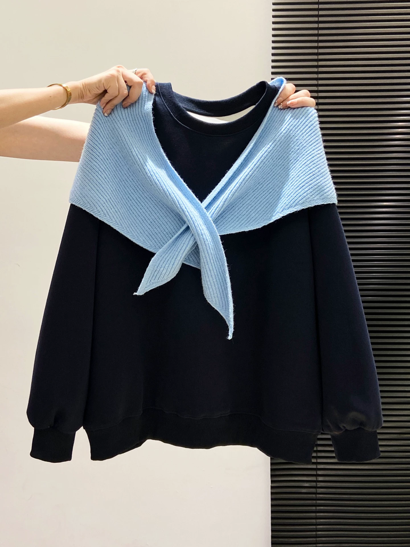 Áo khoác len cổ tròn kiểu Hàn Quốc La Chapelle dành cho nữ 2025 mới mùa thu đông ấm áp áo khoác dài tay dáng rộng