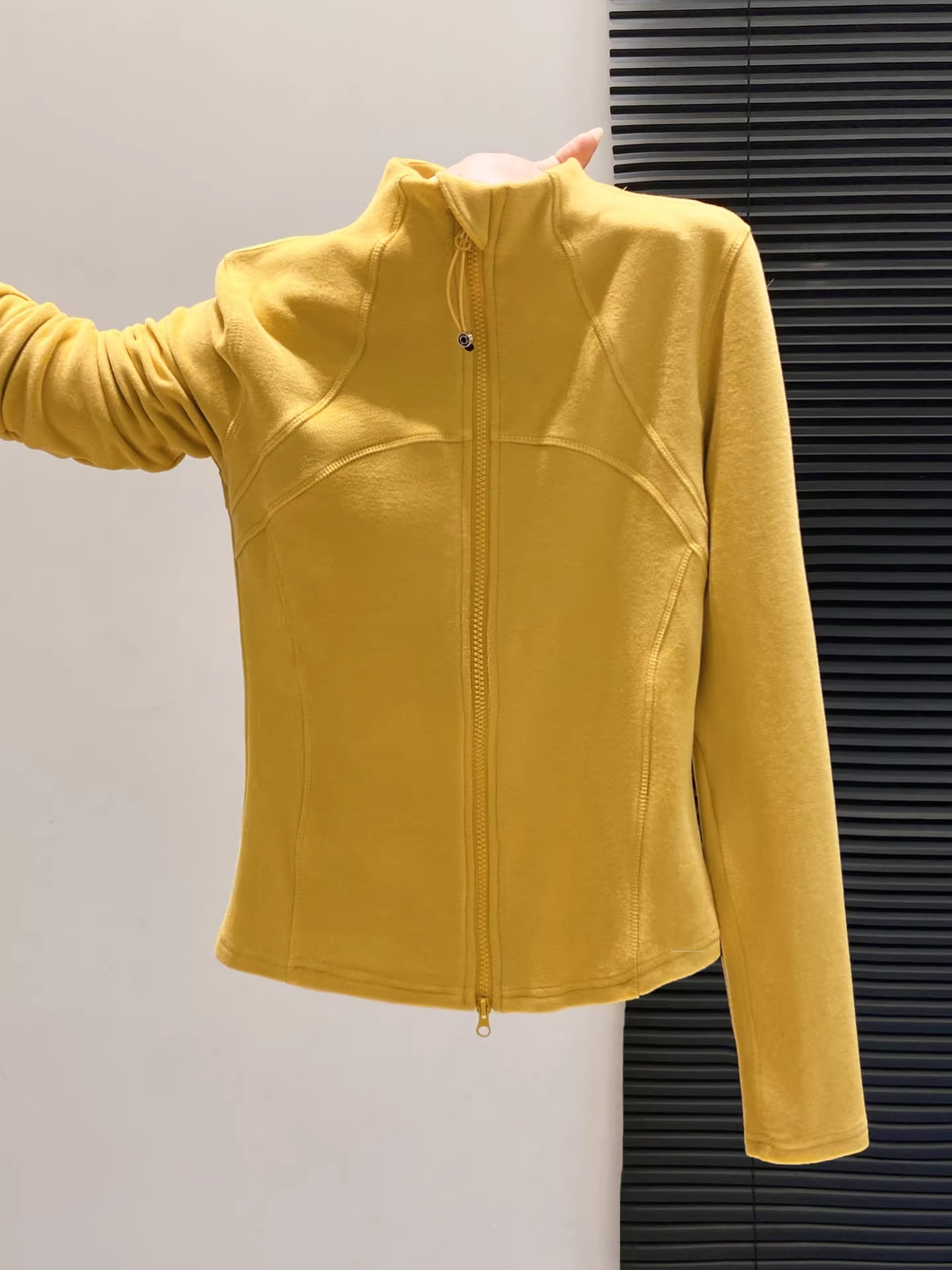 Áo thun nhung Đức tay dài cổ nửa cao khóa kéo đôi La Chapelle dành cho nữ, kiểu dáng ôm body, mới thu đông 2025