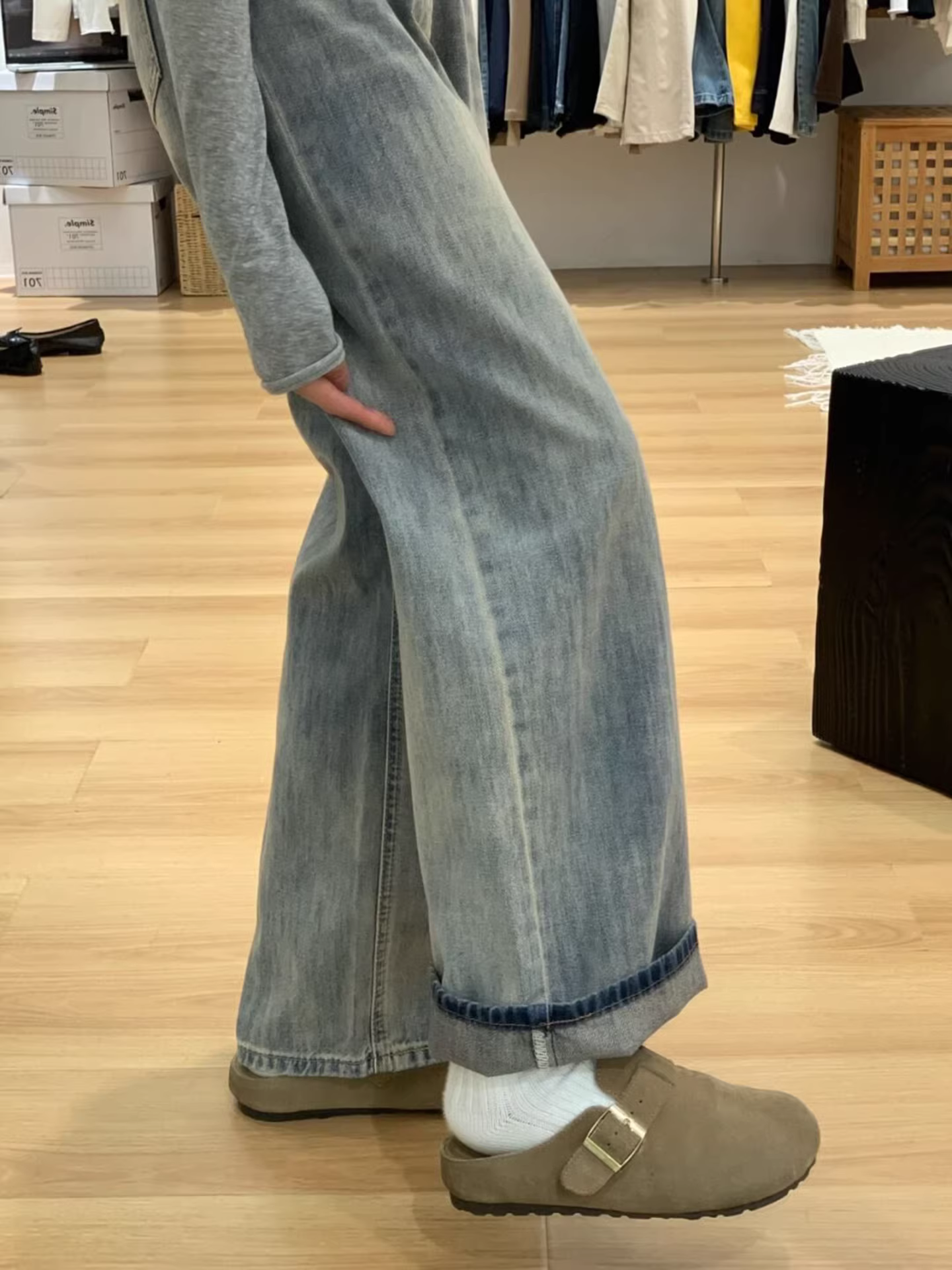 Quần jeans ống rộng lót lông cừu La Chapelle dành cho nữ, mẫu mới thu đông 2025, màu sáng, dáng thẳng, size nhỏ nhắn